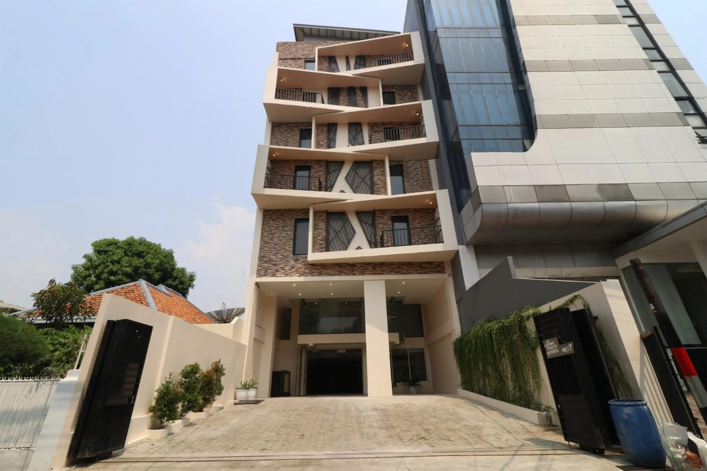 Property building in Flamenco Urban Living