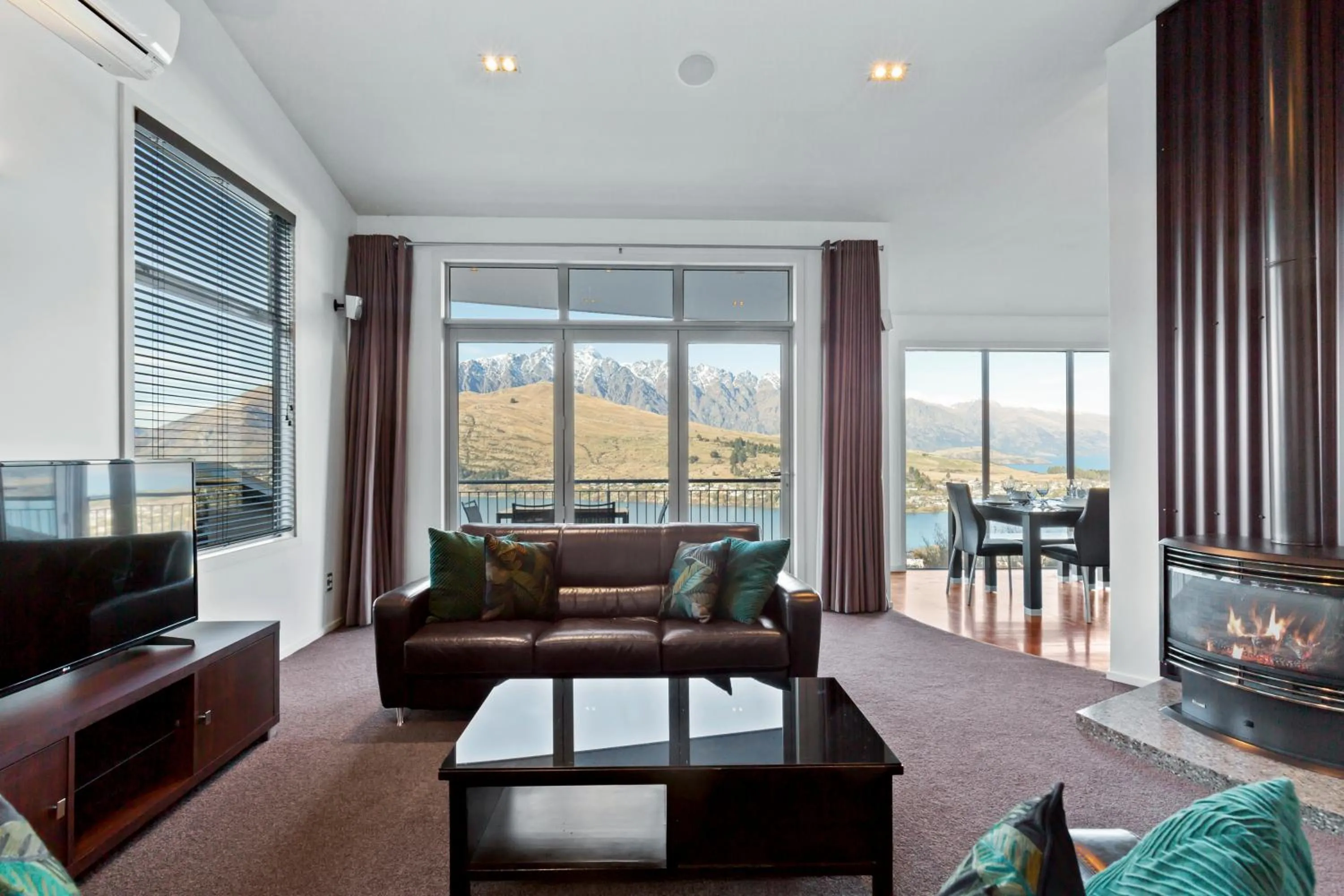 Paradise Peaks - Queenstown Holiday Home