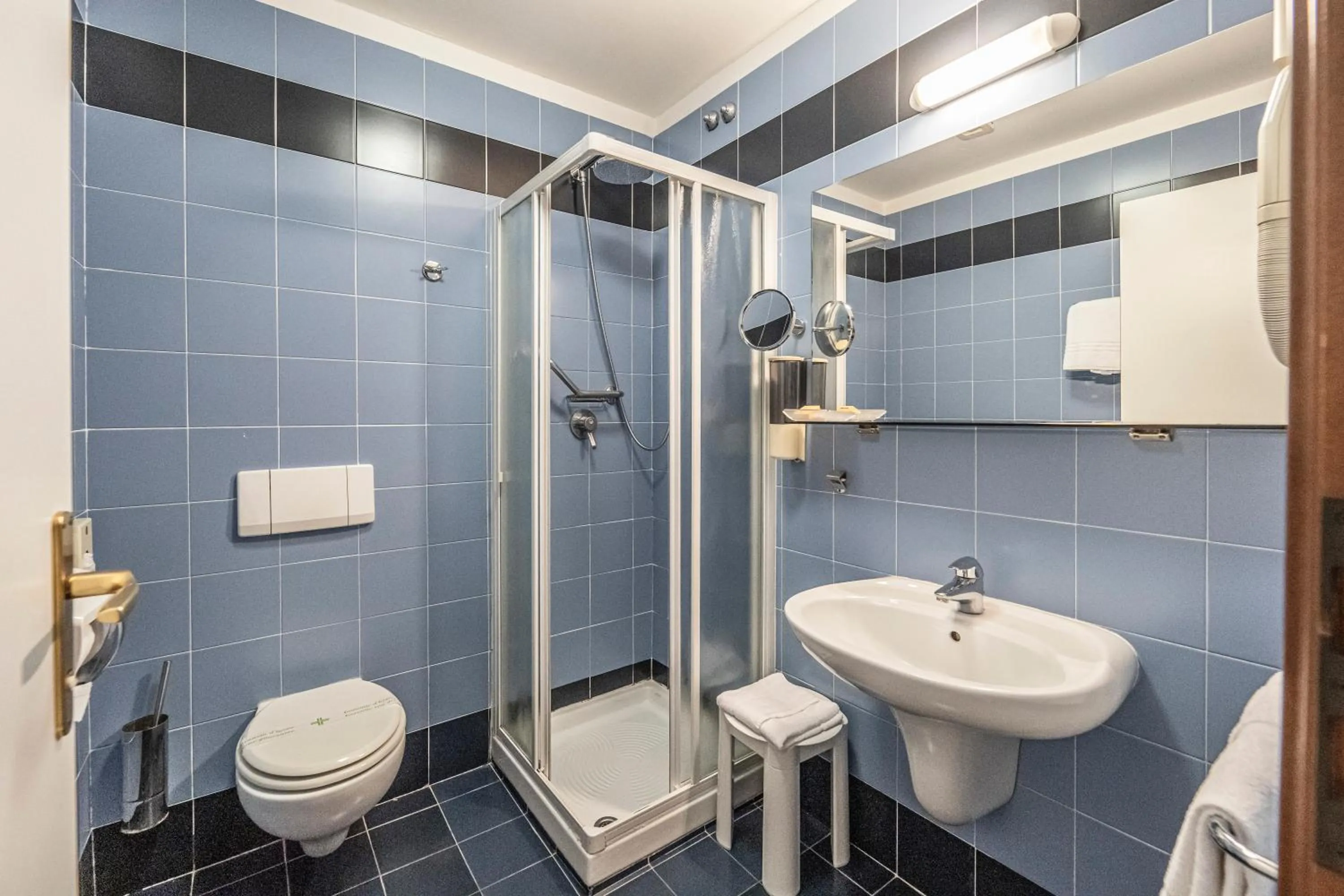 Shower in Hotel Italia