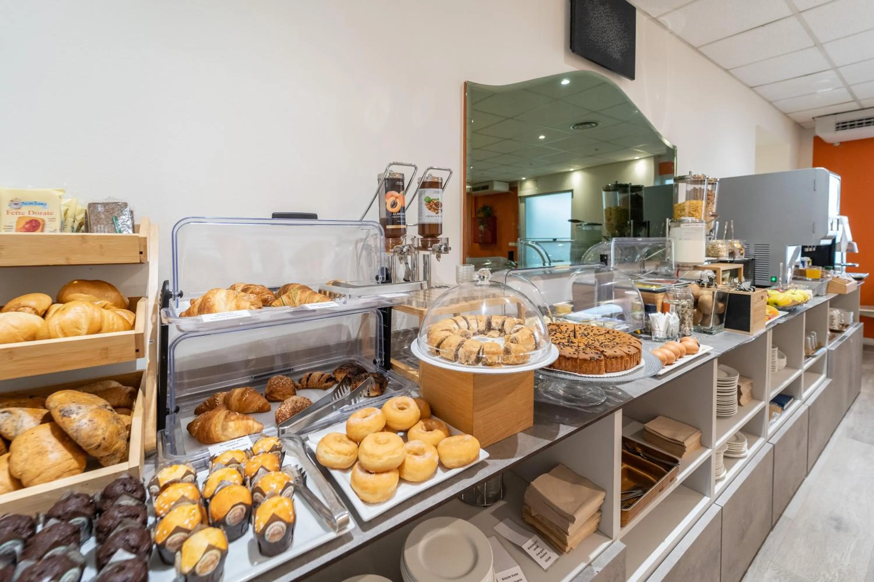 Food and drinks in Hotel Italia