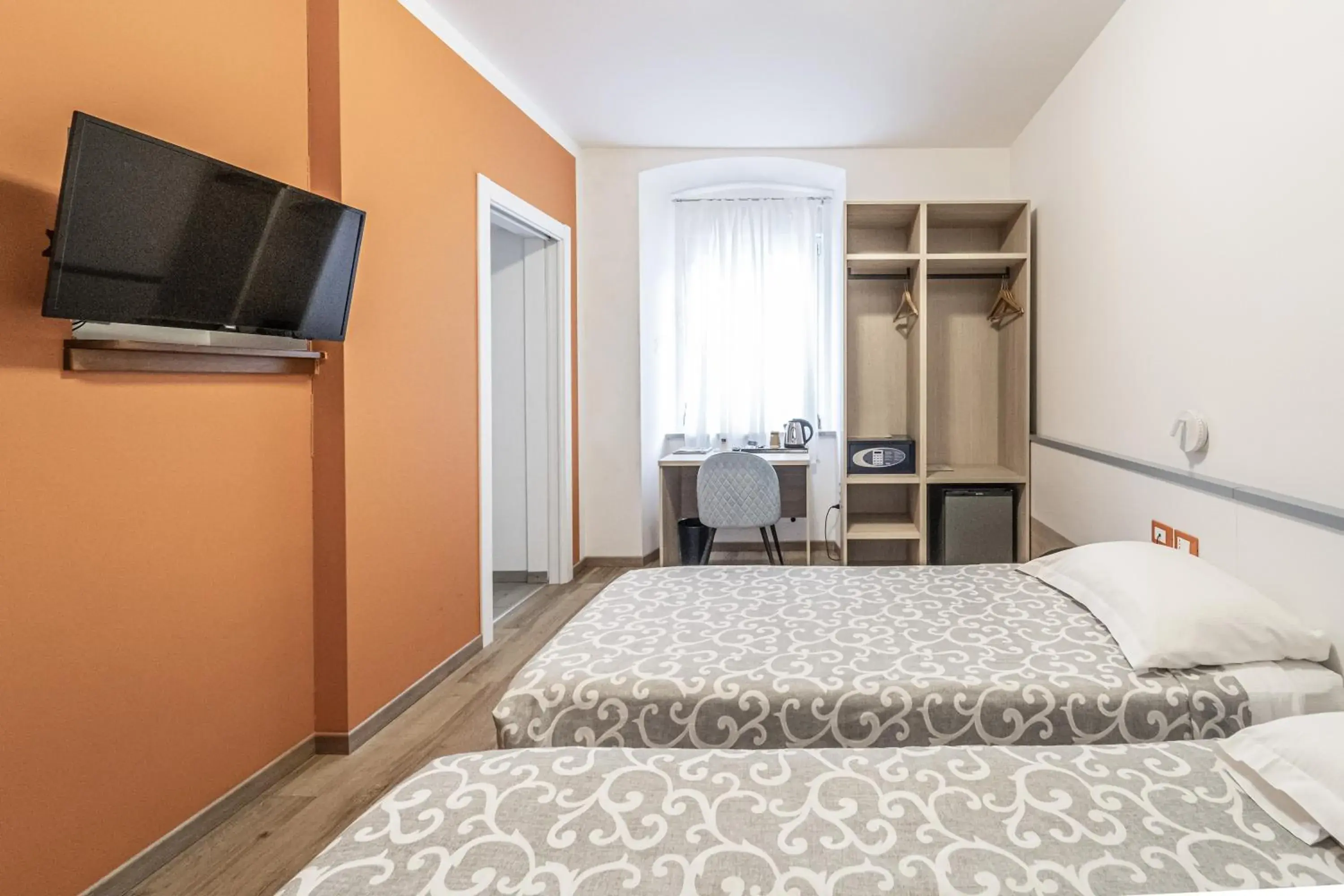 Bed in Hotel Italia Bed in Hotel Italia