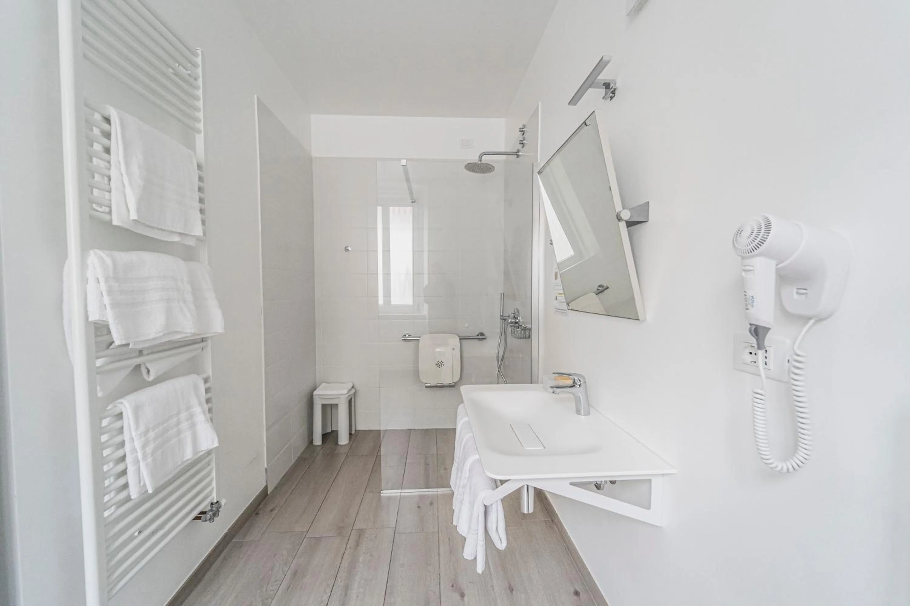 Shower in Hotel Italia