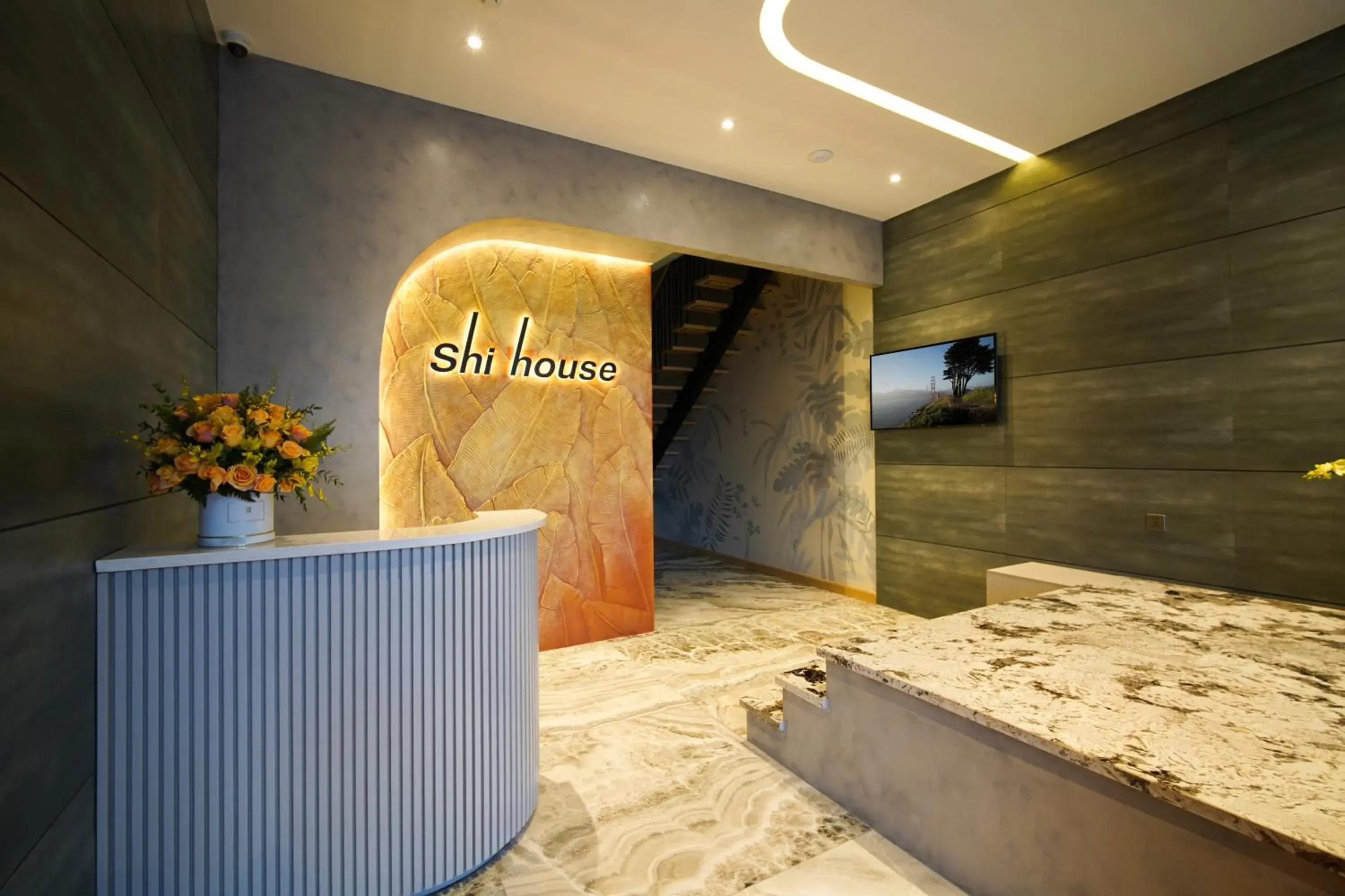 Lobby or reception, Bed in SHI HOUSE by Haviland Lobby or reception, Bed in SHI HOUSE by Haviland