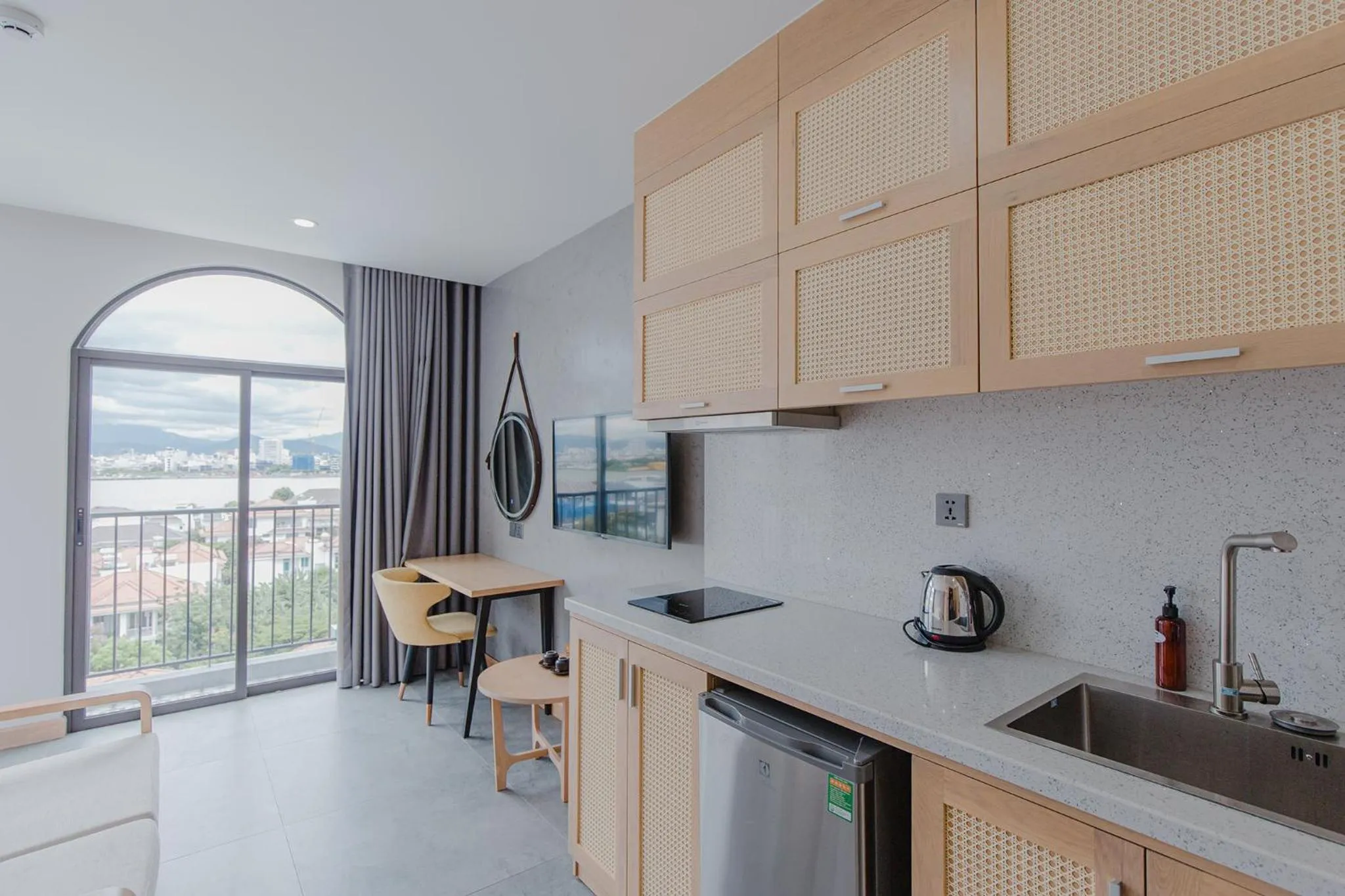 Balcony/Terrace in SHI HOUSE by Haviland