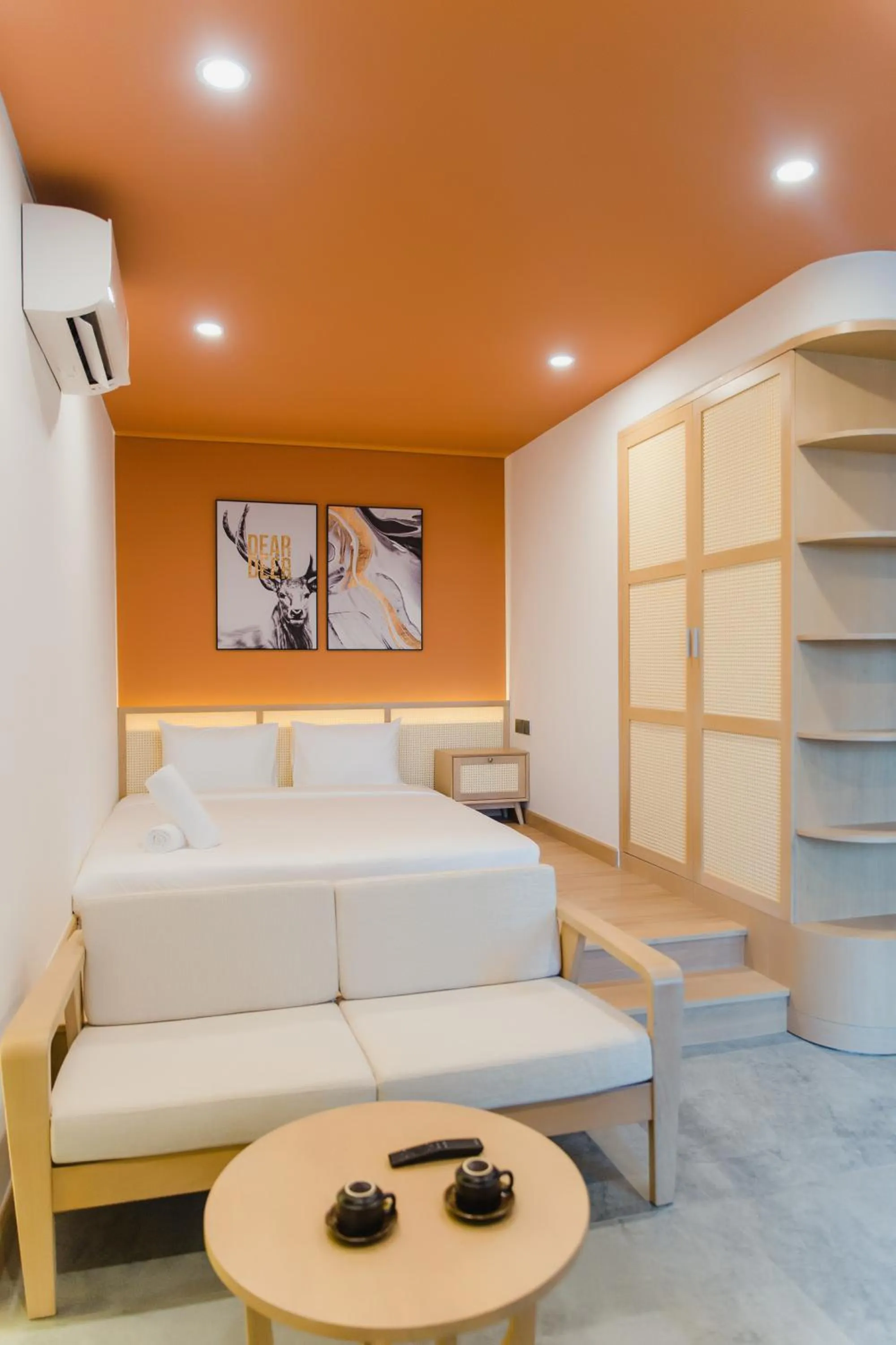 Seating area, Bed in SHI HOUSE by Haviland