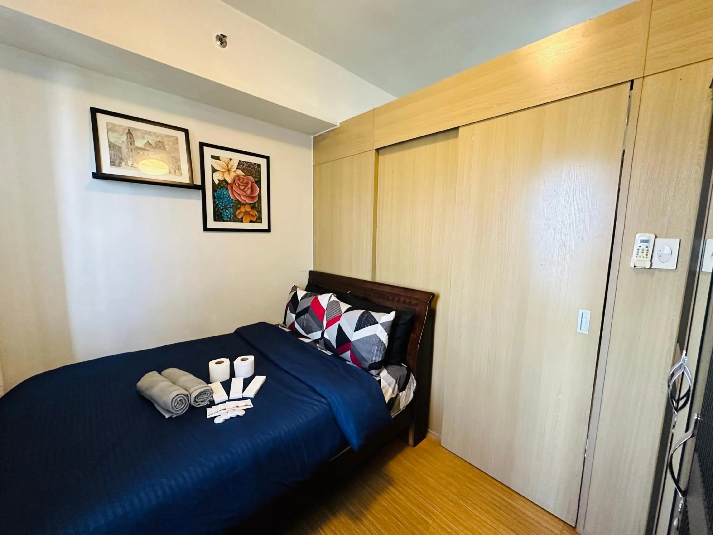 Bed in 1bedroom With Balcony Taguig Near Bgc mc kinley