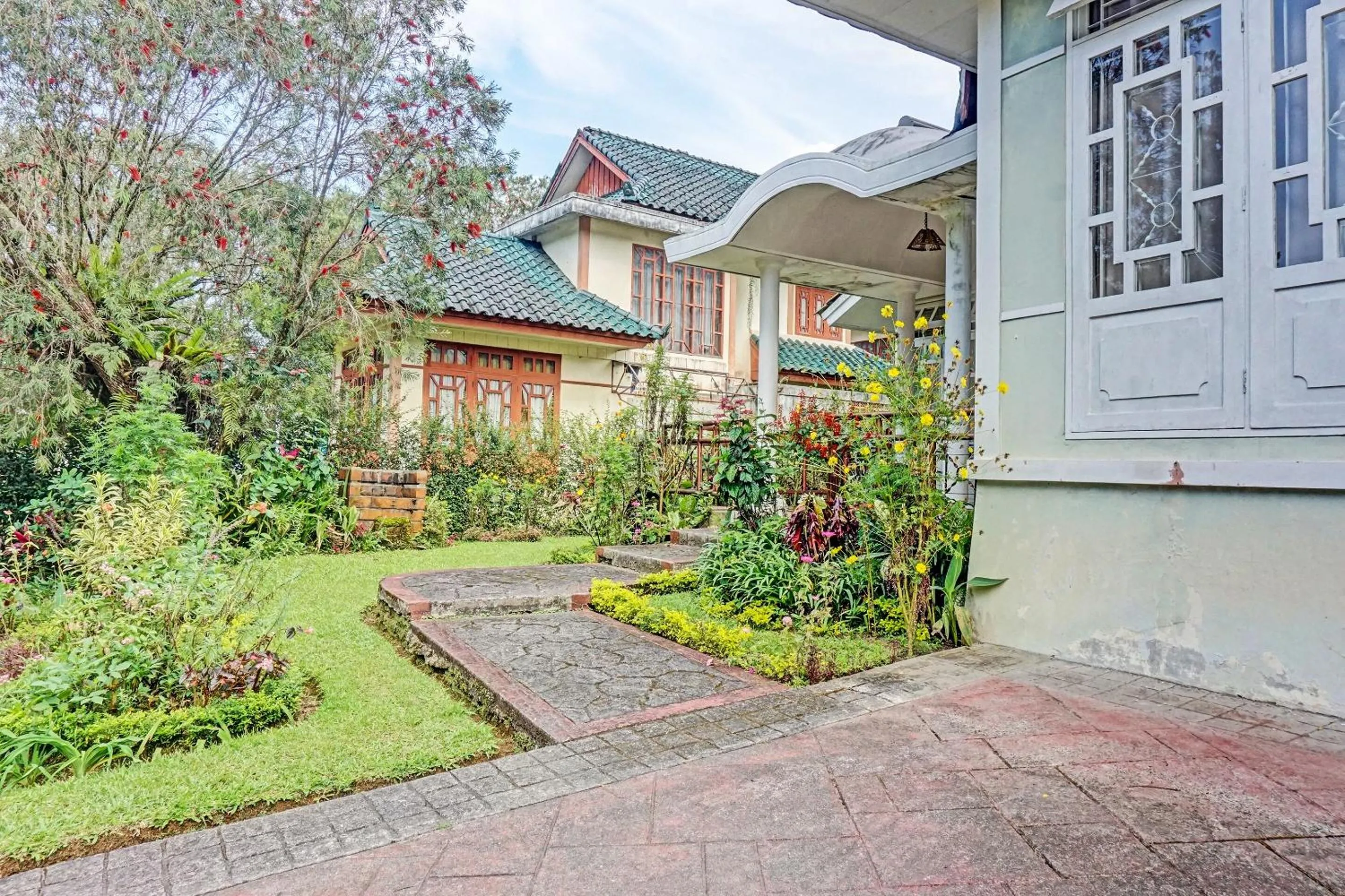 Facade/entrance in SPOT ON 91225 Kota Bunga Homestay Syariah