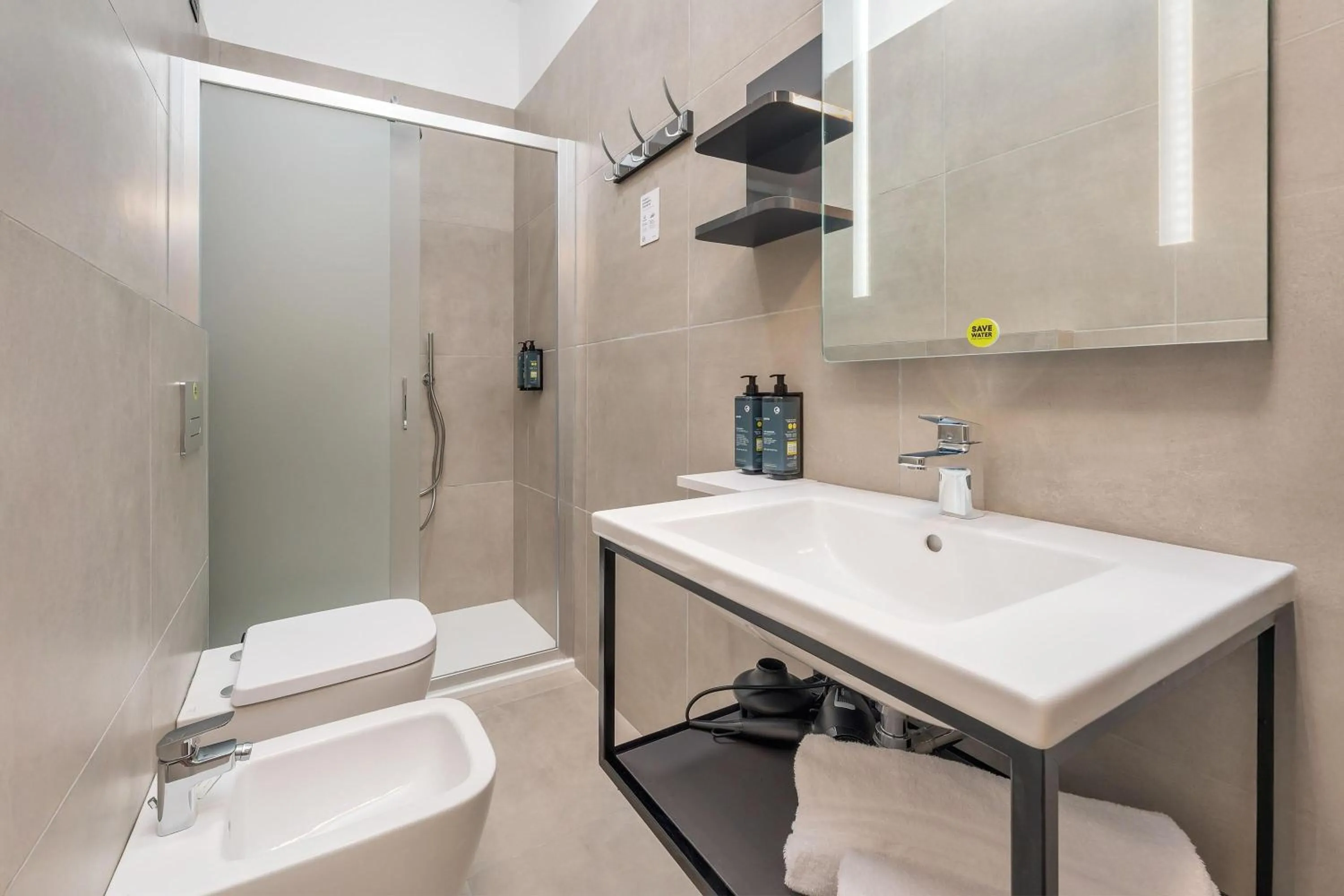 Bathroom in B&B HOTEL Treviso Al Fogher