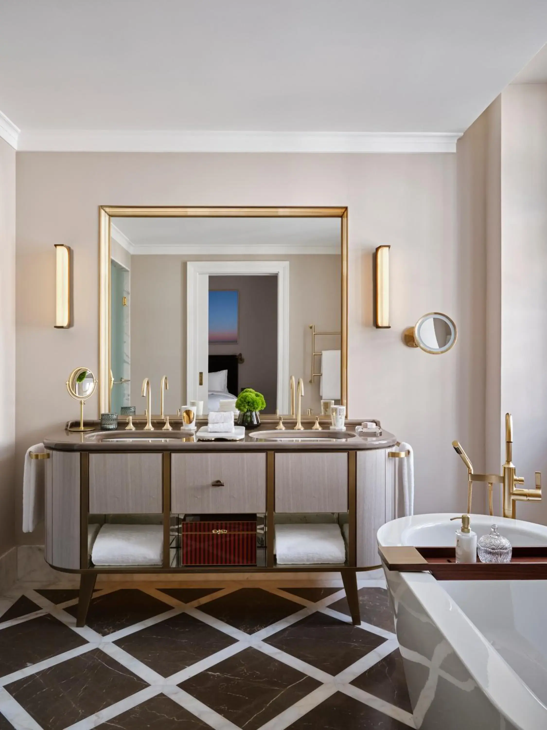 Bathroom in Rosewood Vienna Bathroom in Rosewood Vienna