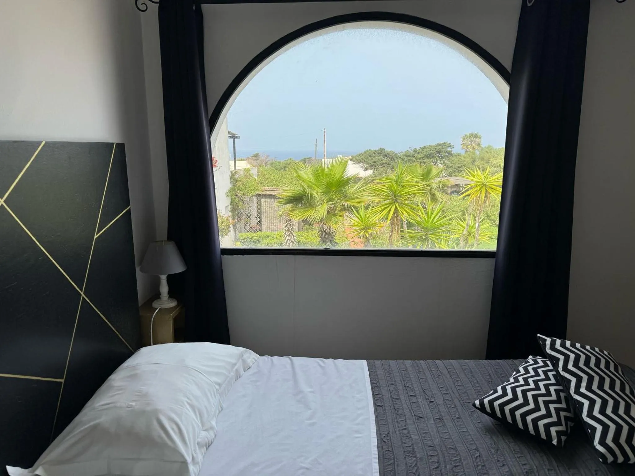 Bedroom, Bed in Le Lanterne Resort