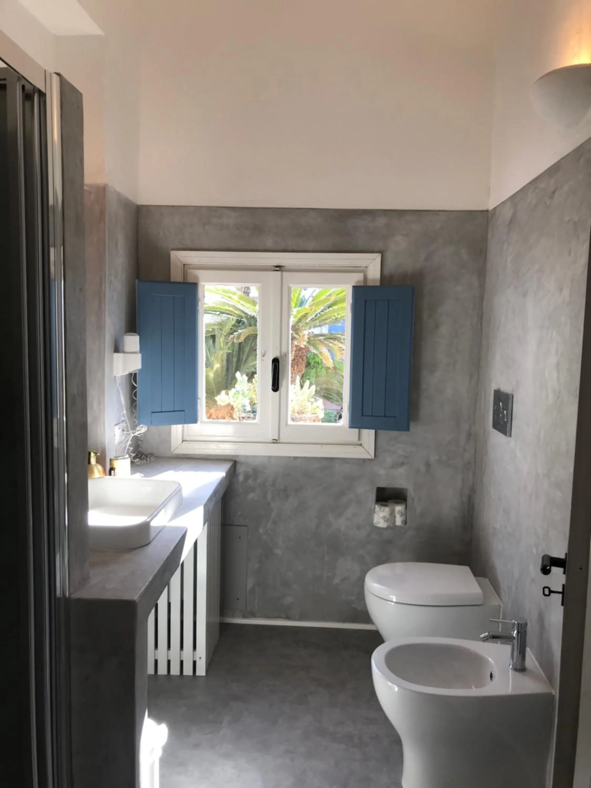 Bathroom in Le Lanterne Resort