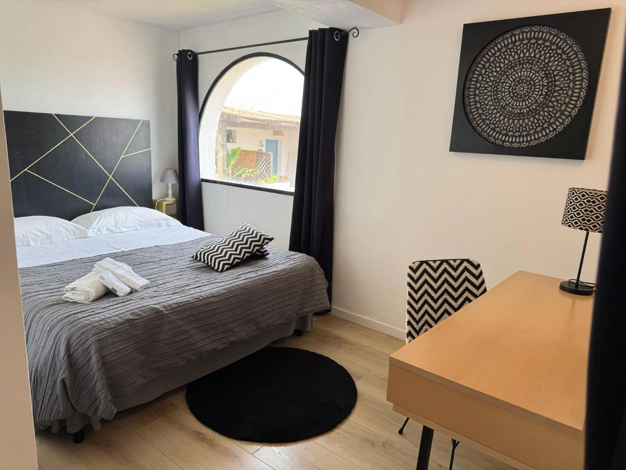 Bed in Le Lanterne Resort