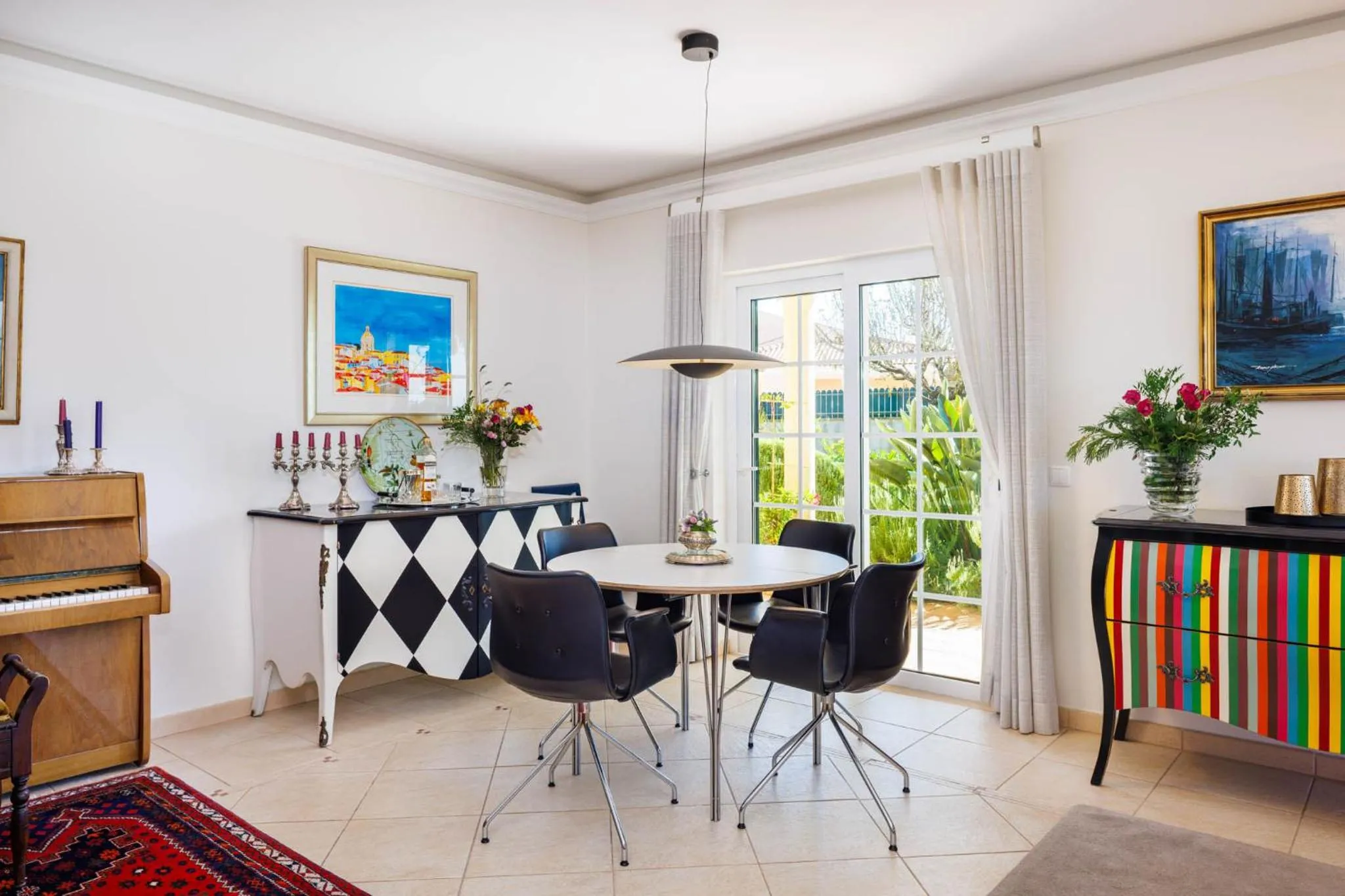 Dining area in Villa Tranberg Suites