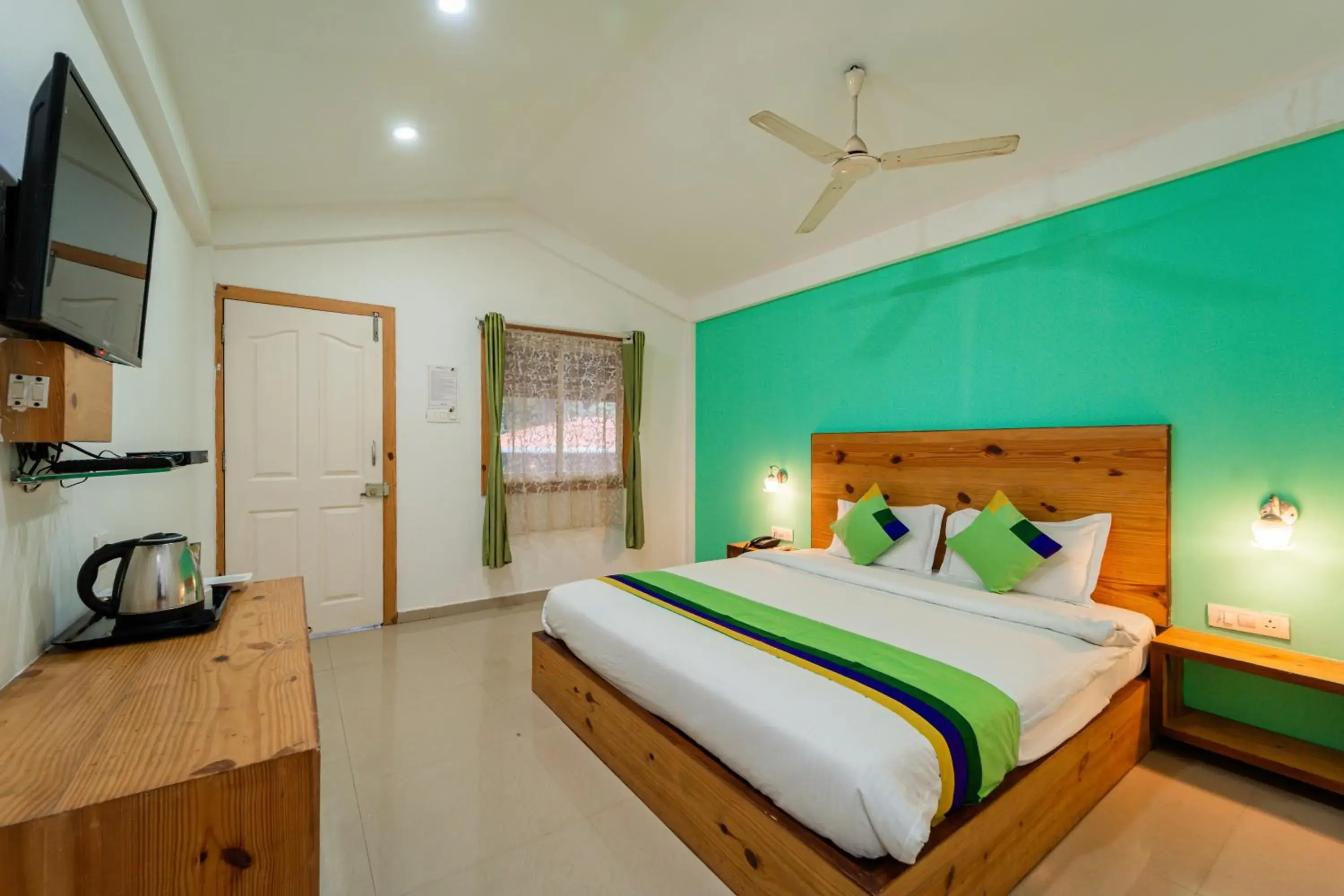 Deluxe Room with Balcony - single occupancy in Treebo Gulmohar Beach Resort with Pool Deluxe Room with Balcony - single occupancy in Treebo Gulmohar Beach Resort with Pool