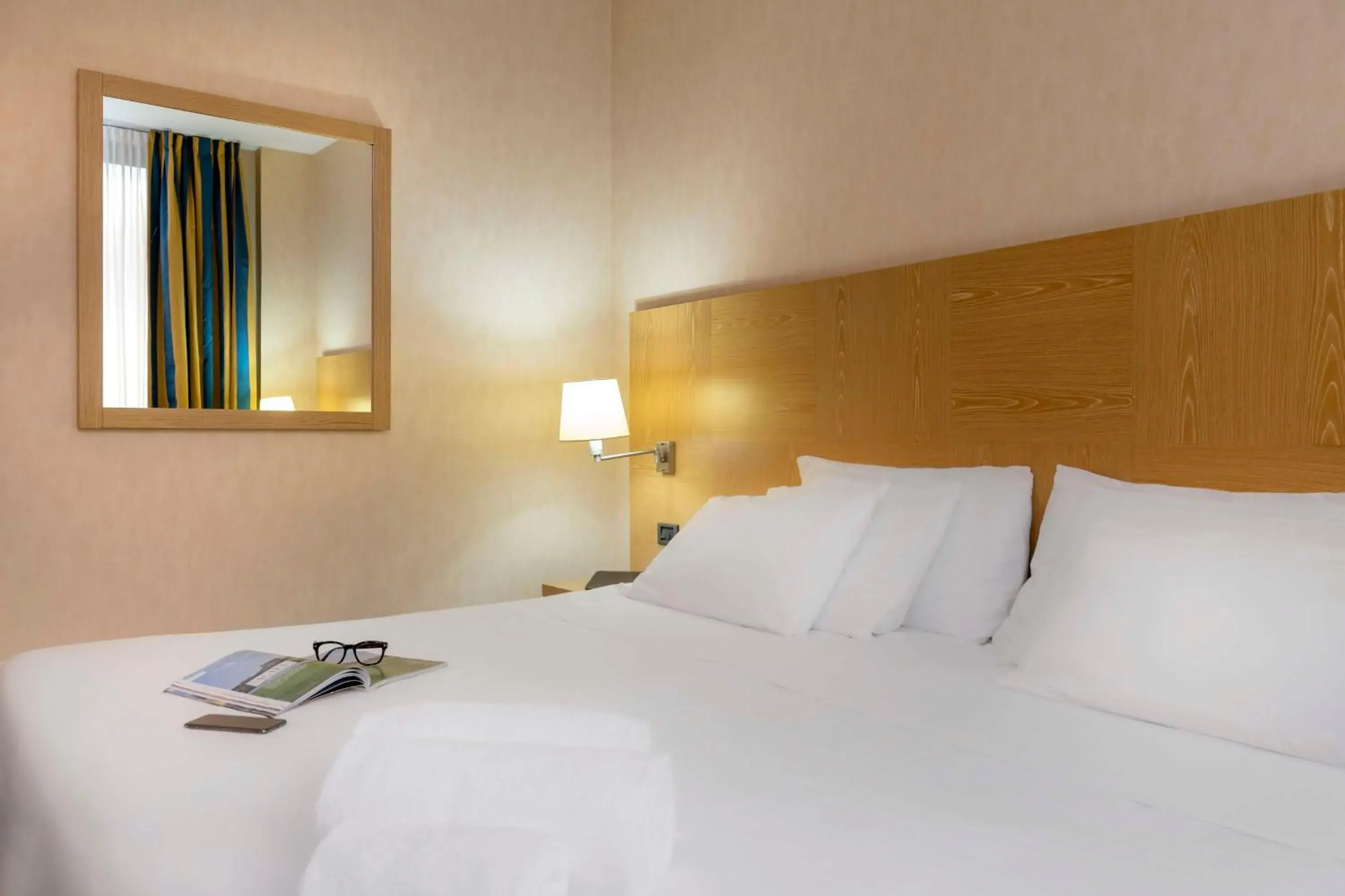Bedroom, Bed in Best Western Cavalieri Della Corona Bedroom, Bed in Best Western Cavalieri Della Corona