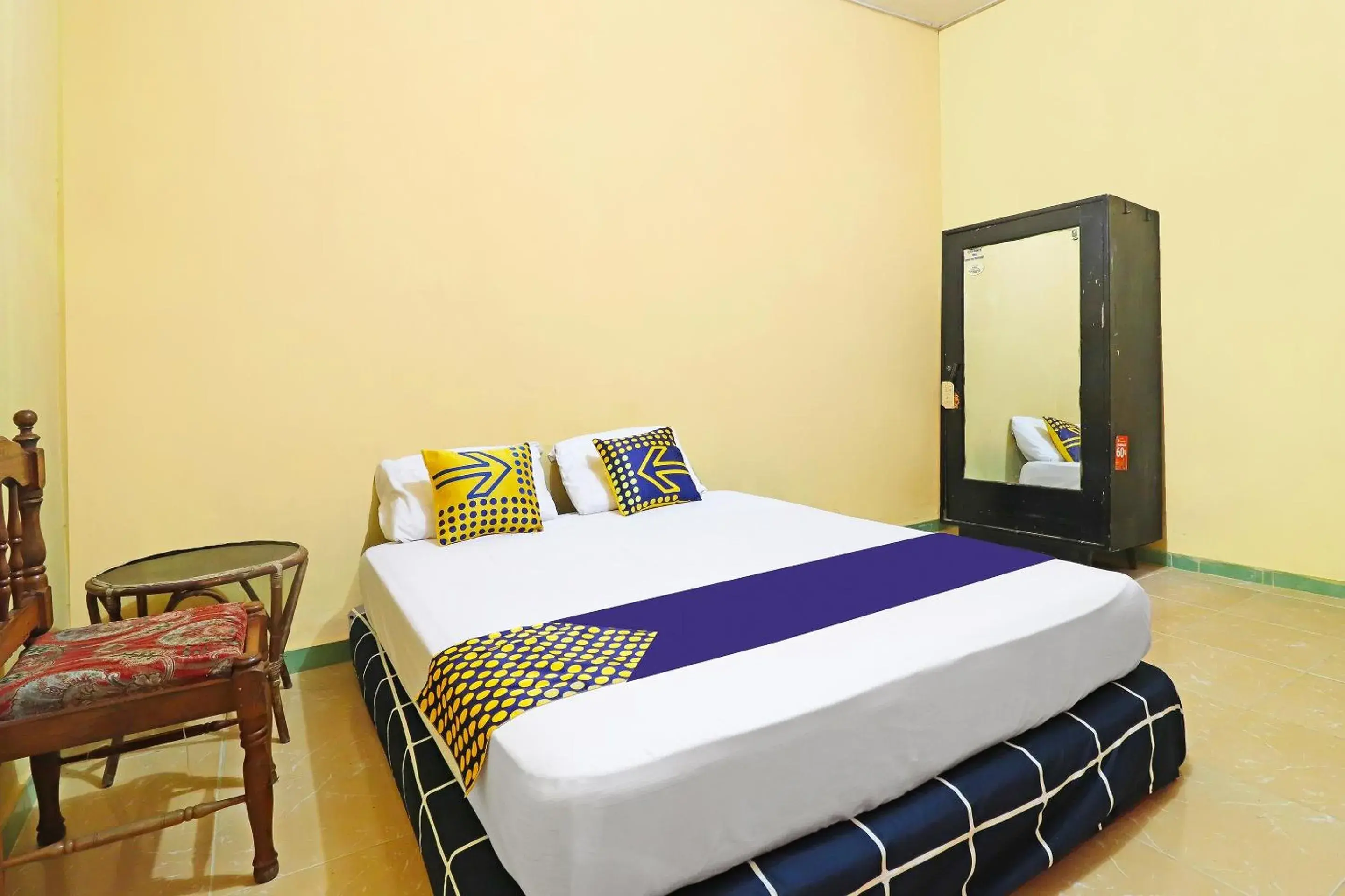 Bedroom in Hotel O Kanjeng Mami Homestay Syariah Bedroom in Hotel O Kanjeng Mami Homestay Syariah