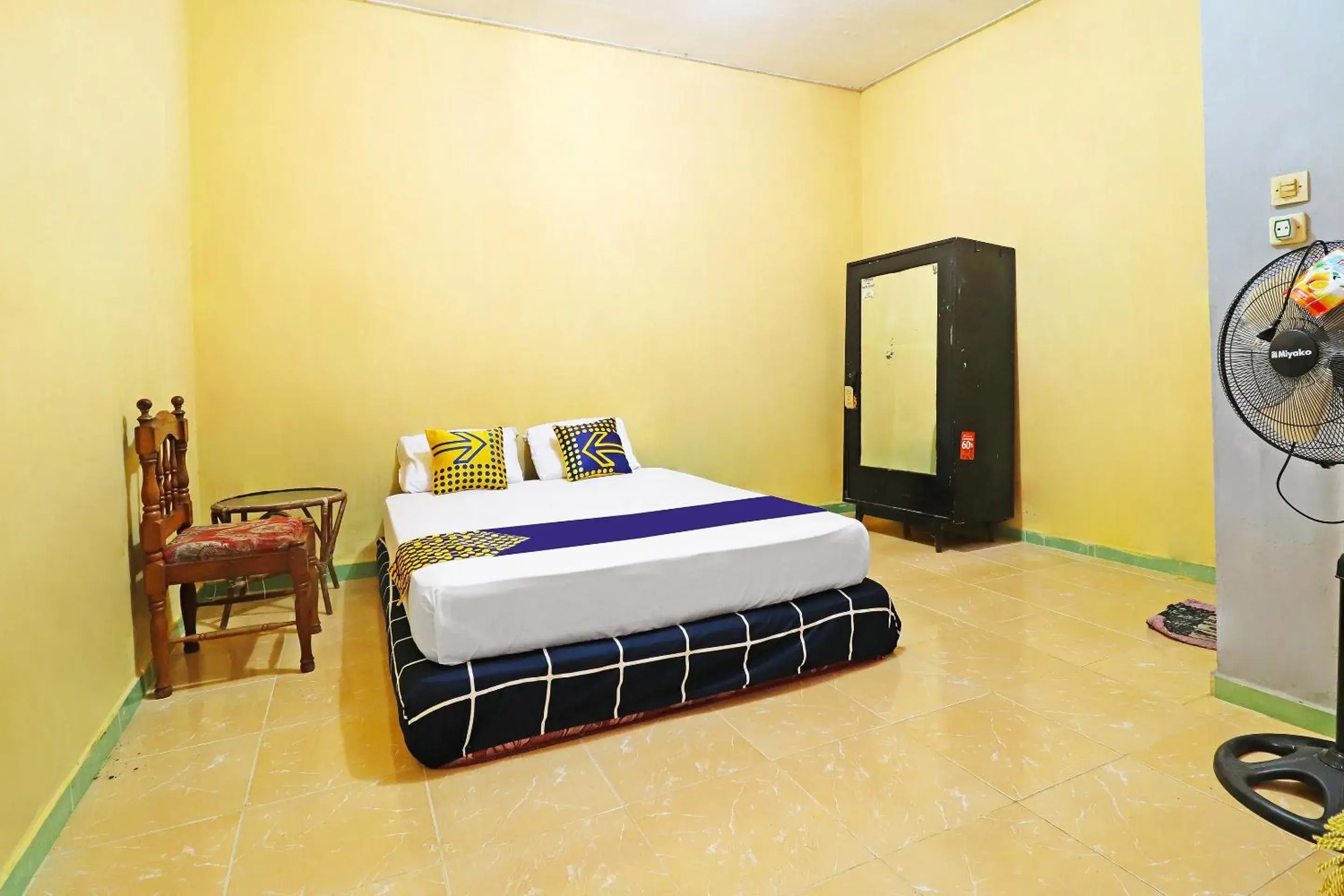 Bedroom in Hotel O Kanjeng Mami Homestay Syariah Bedroom in Hotel O Kanjeng Mami Homestay Syariah