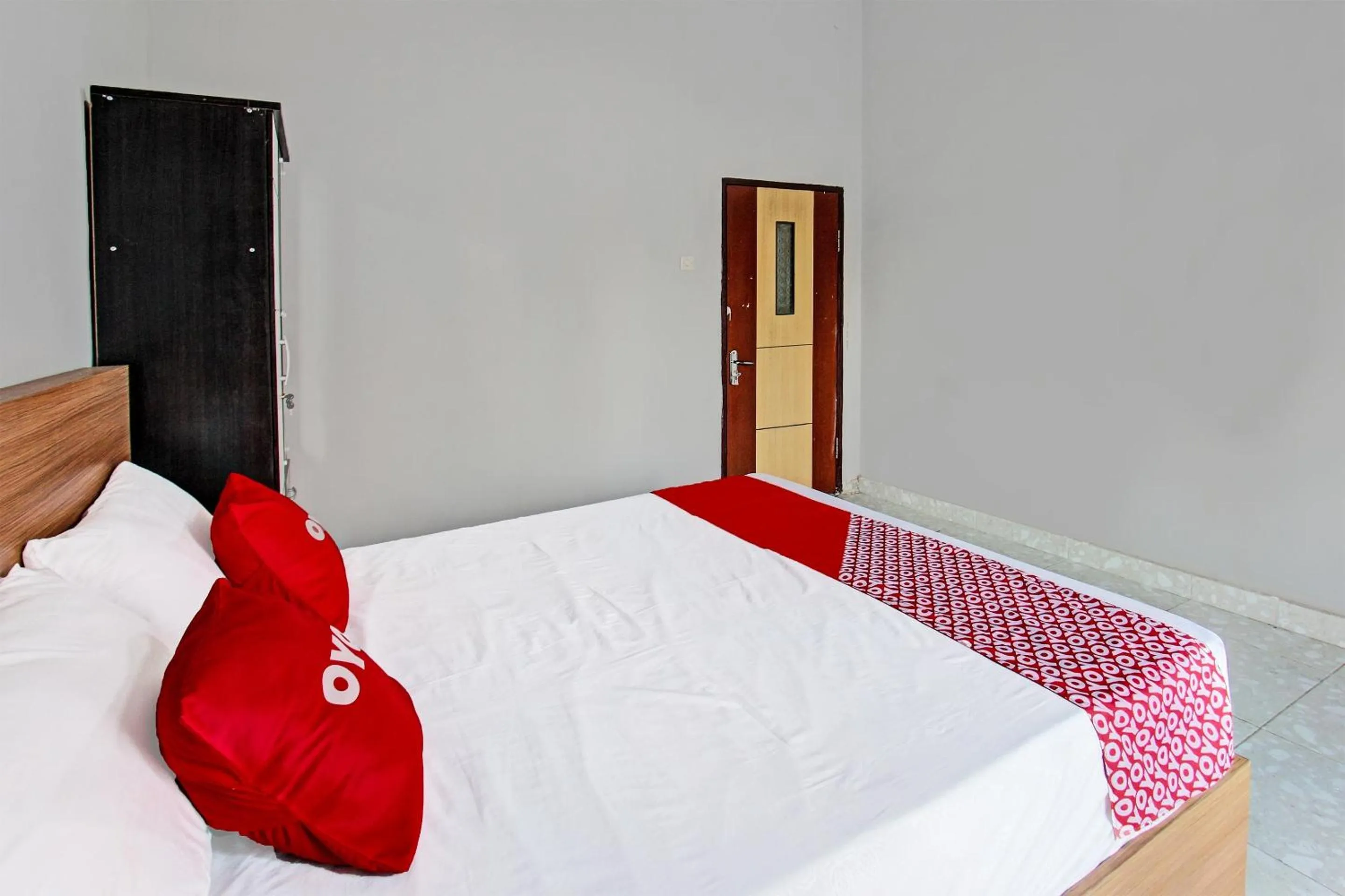 Bedroom, Bed in Hotel O J3