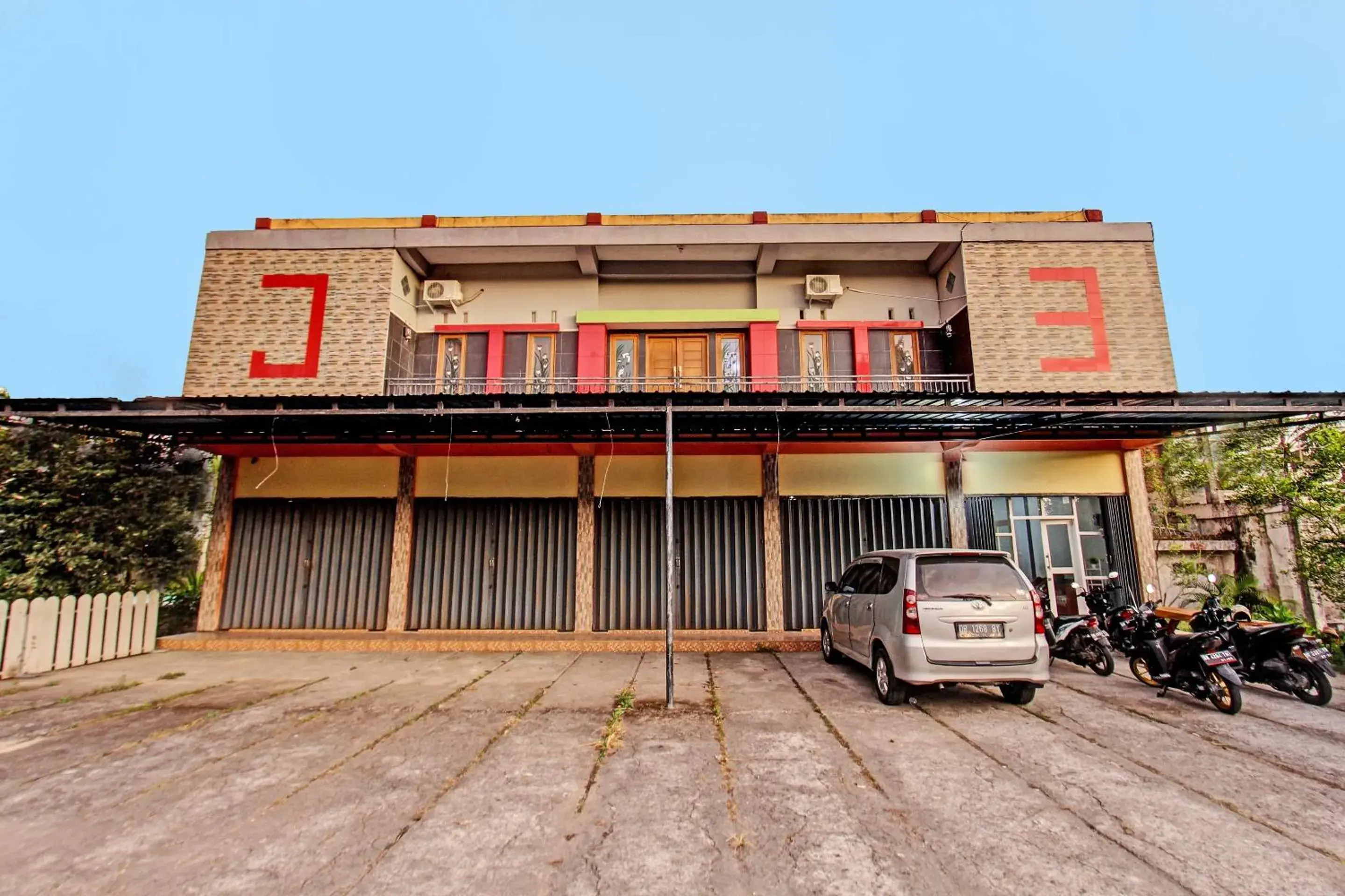 Facade/entrance in Hotel O J3 Facade/entrance in Hotel O J3