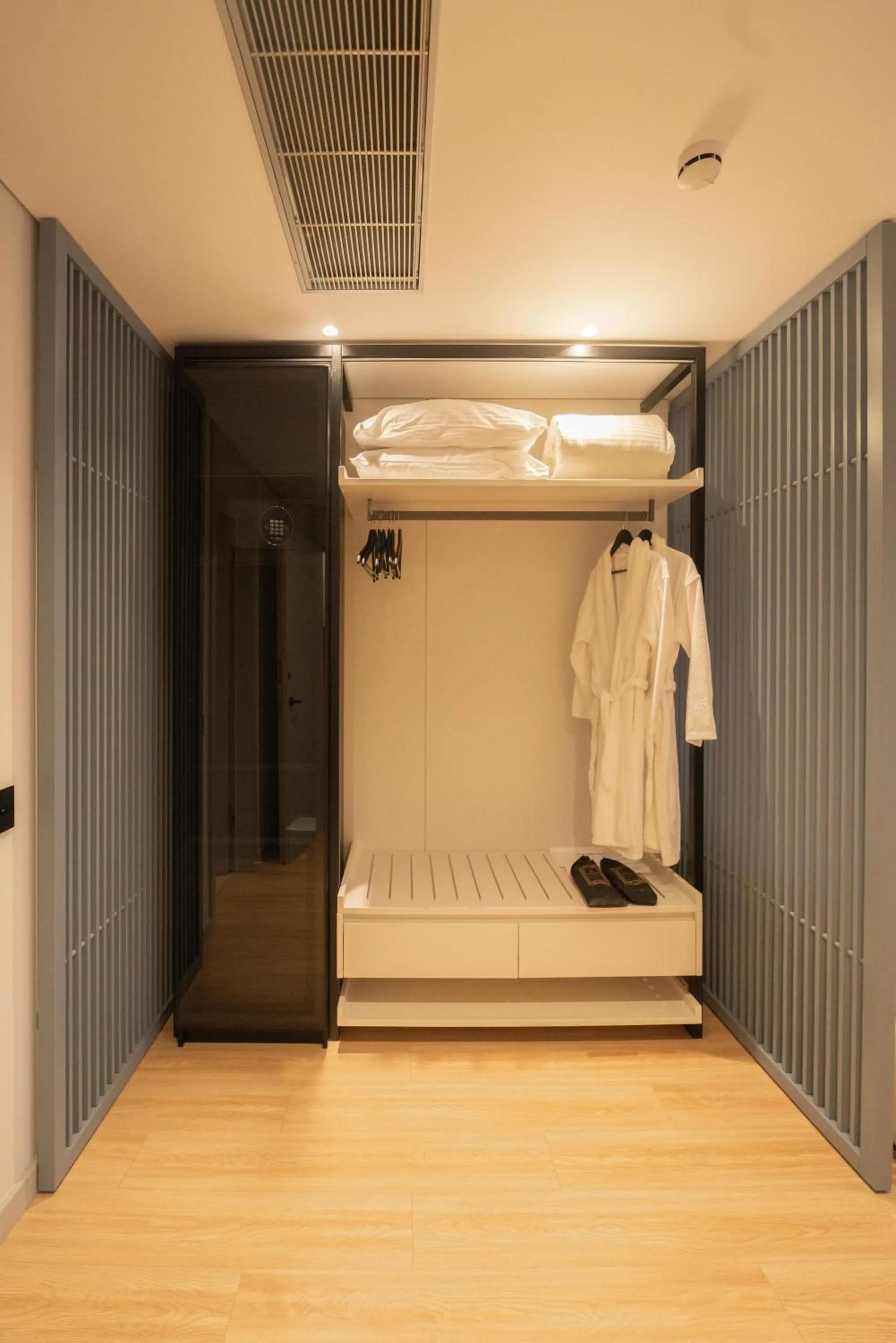 wardrobe, Bed in AL'YACHT Premium Hotel