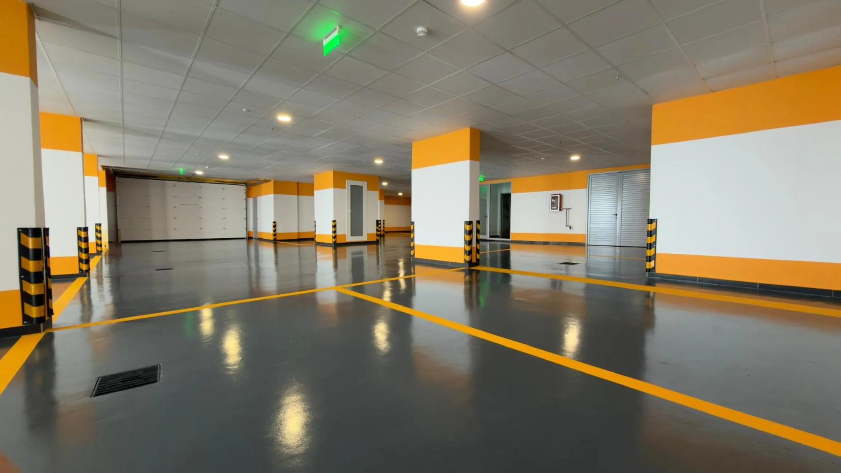 Parking in AL'YACHT Premium Hotel