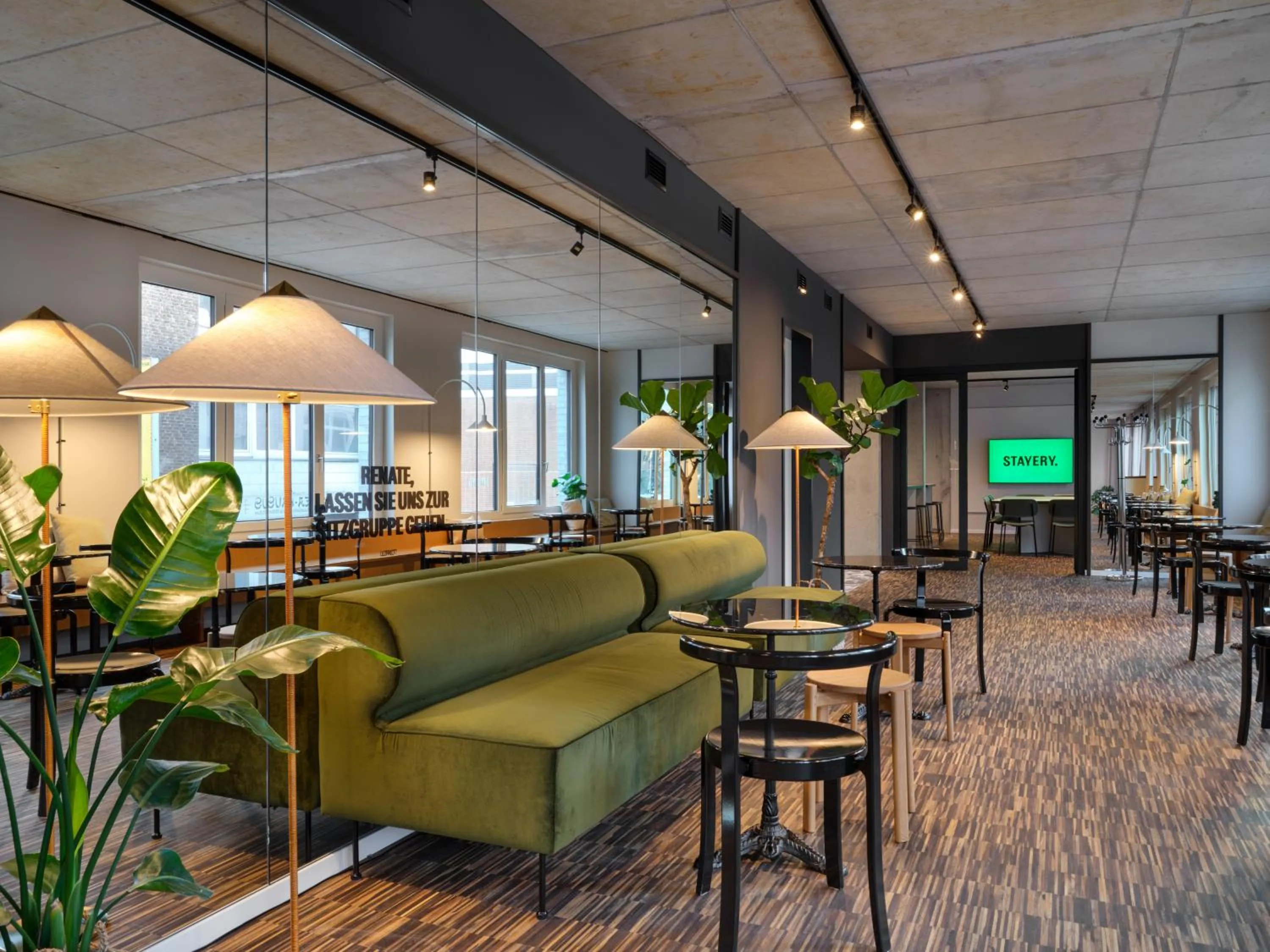 Communal lounge/ TV room in STAYERY Bremen