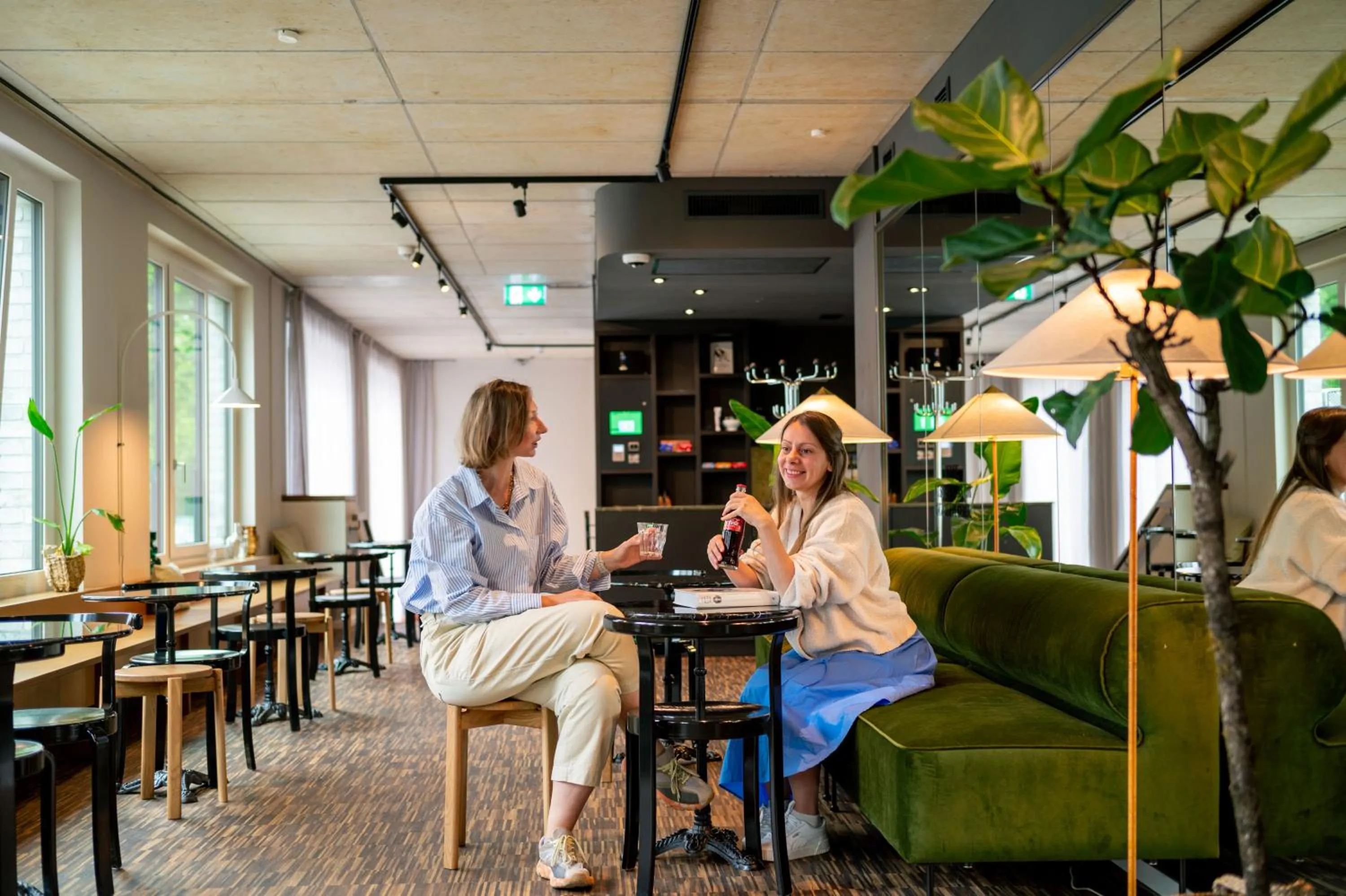 Lounge or bar in STAYERY Bremen