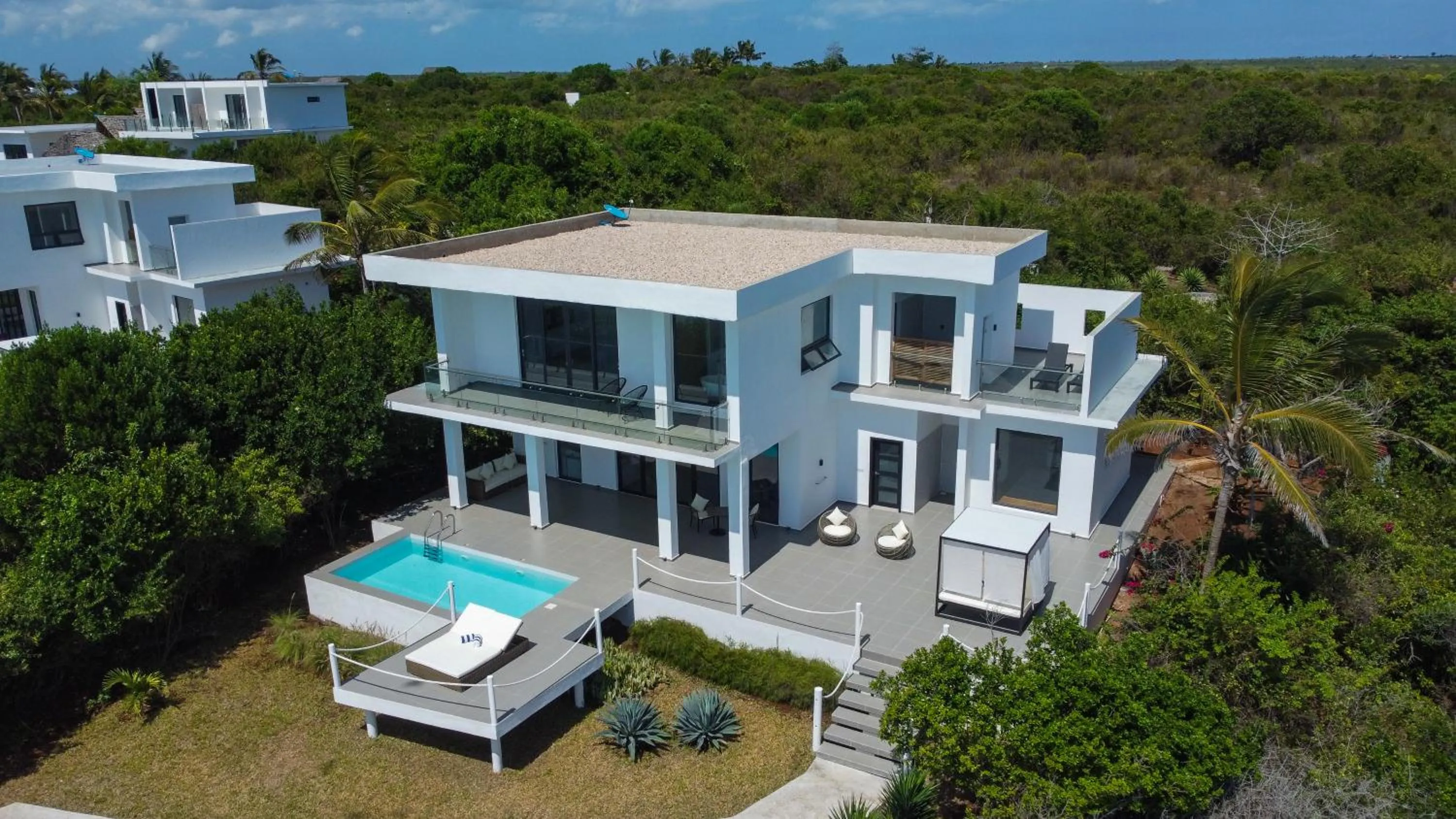 Hot Tub in Safira Blu Luxury Resort & Villas