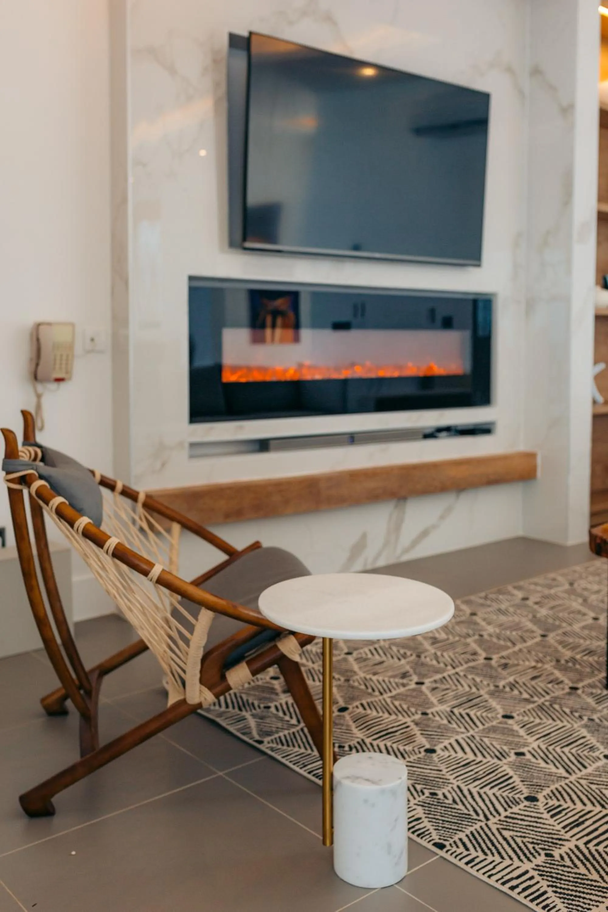 TV and multimedia in Safira Blu Luxury Resort & Villas