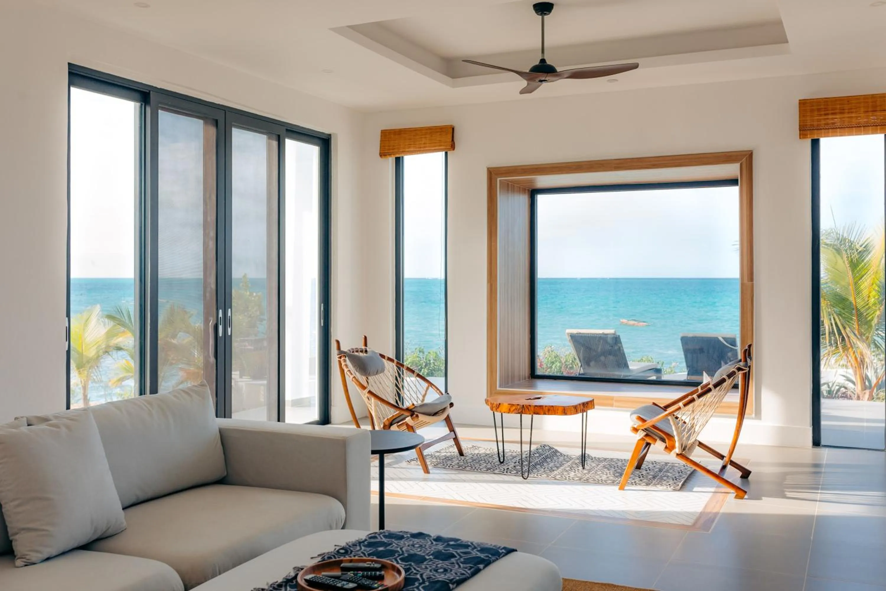 Entertainment in Safira Blu Luxury Resort & Villas