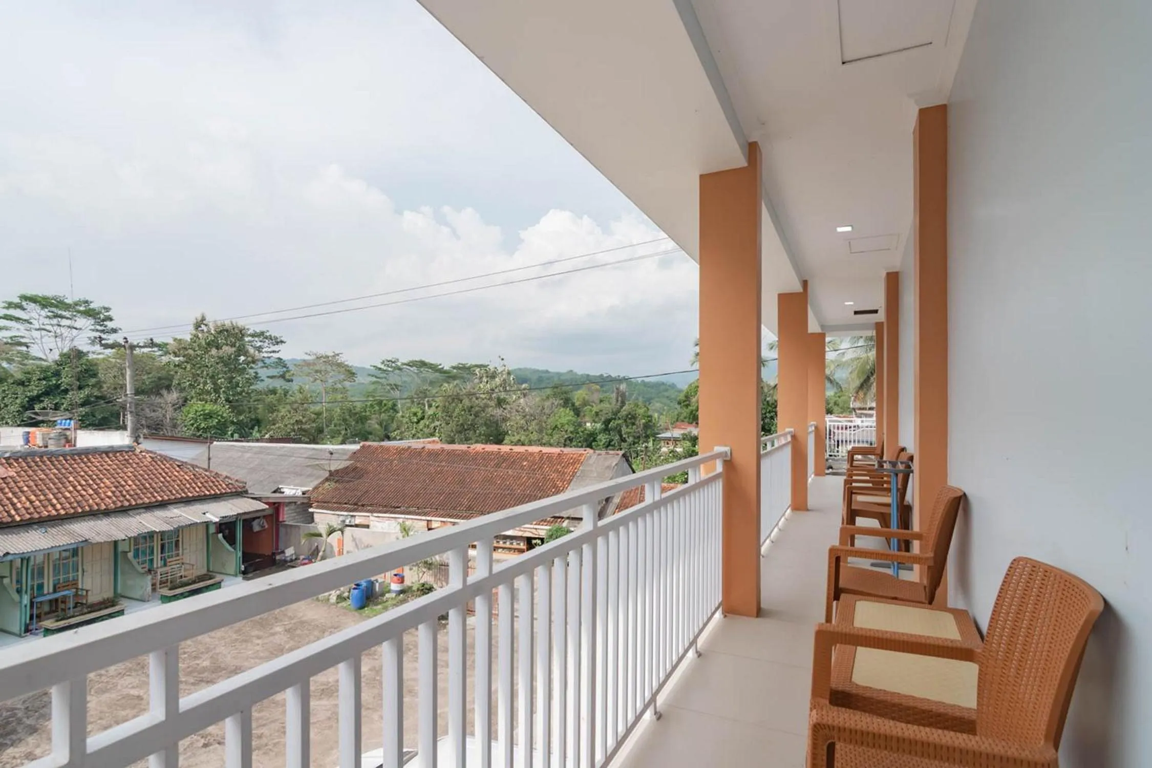Balcony/Terrace in RedDoorz Syariah @ Tanggeung