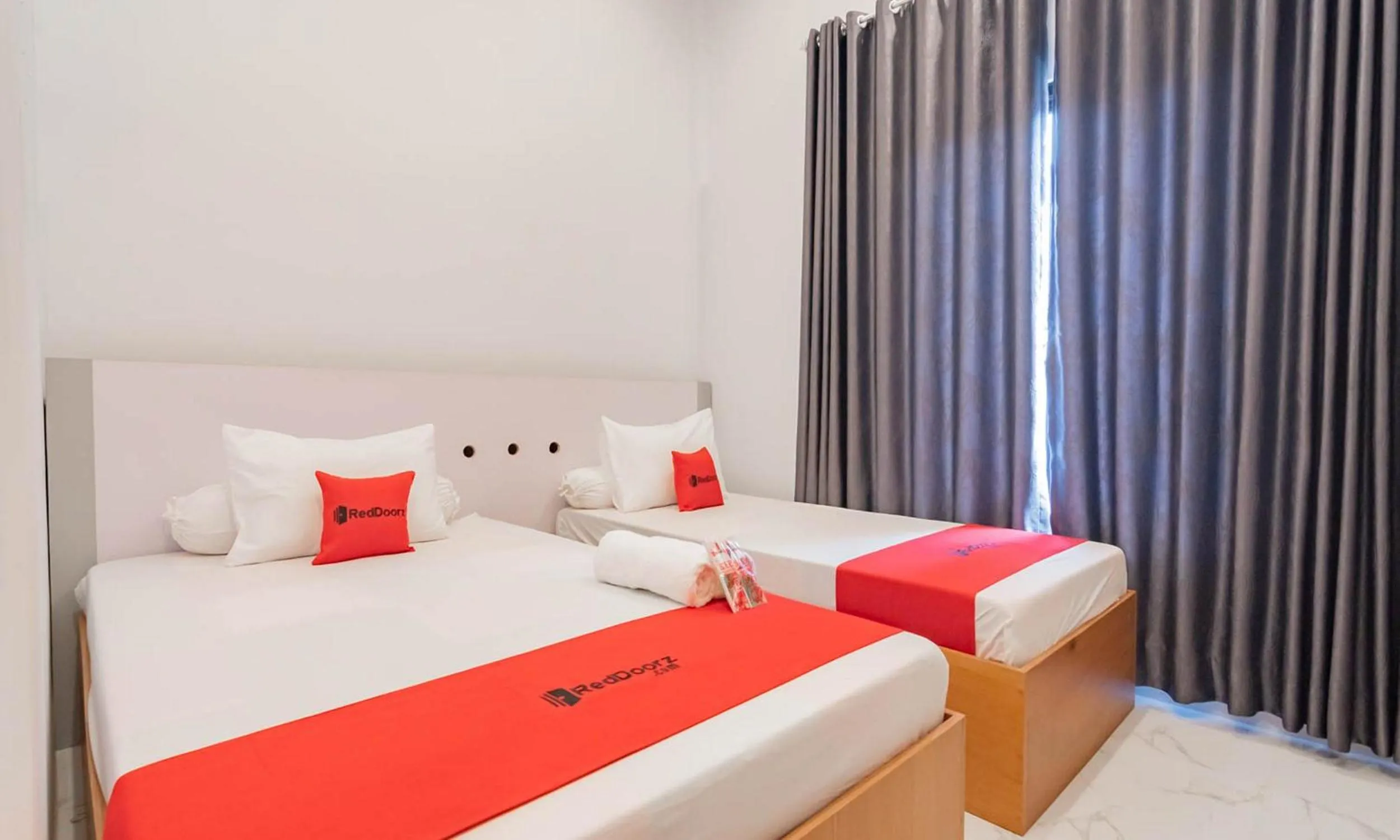 Bedroom, Bed in RedDoorz Syariah @ Tanggeung