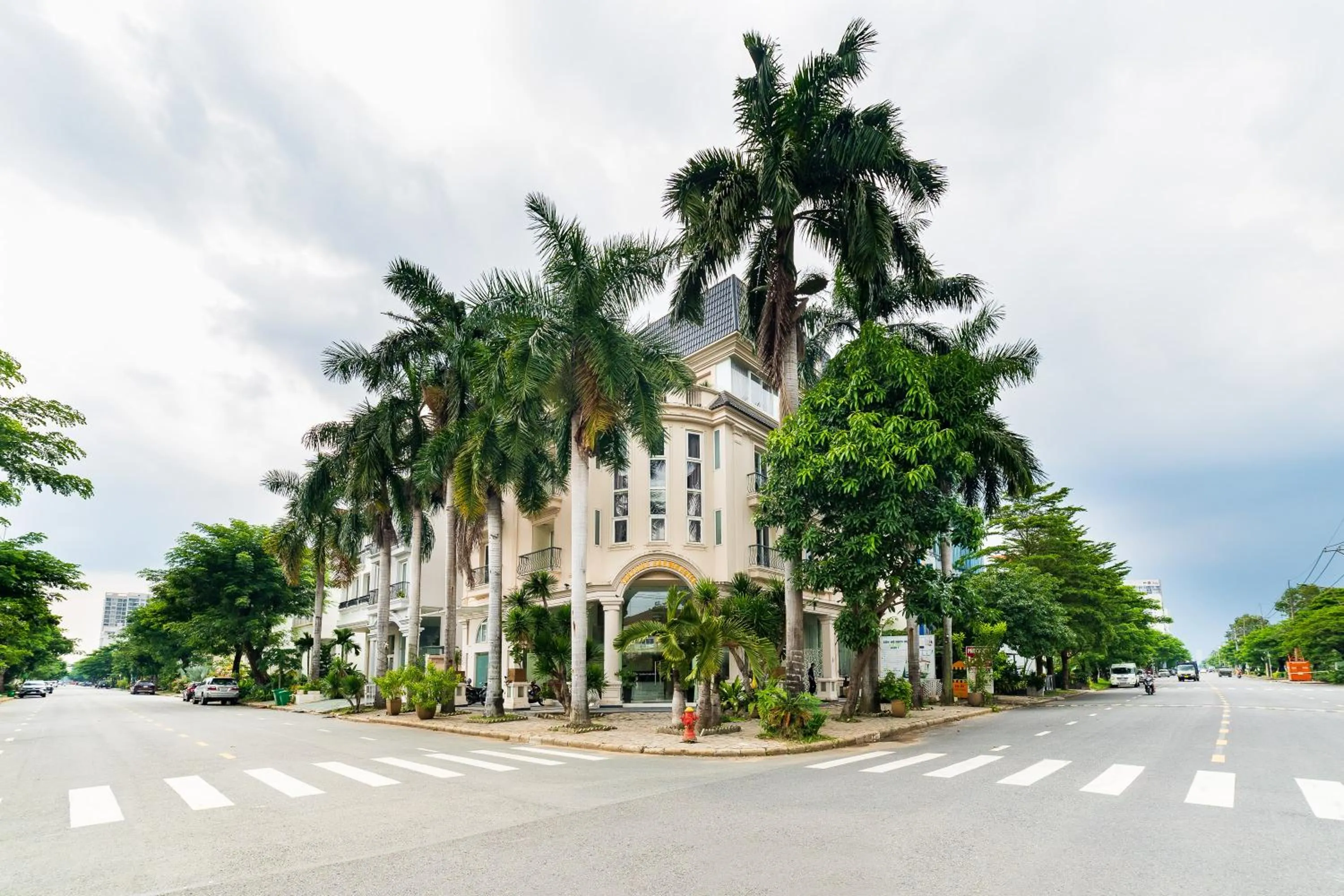 Property building in Collection O Sunshine Garden Hotel
