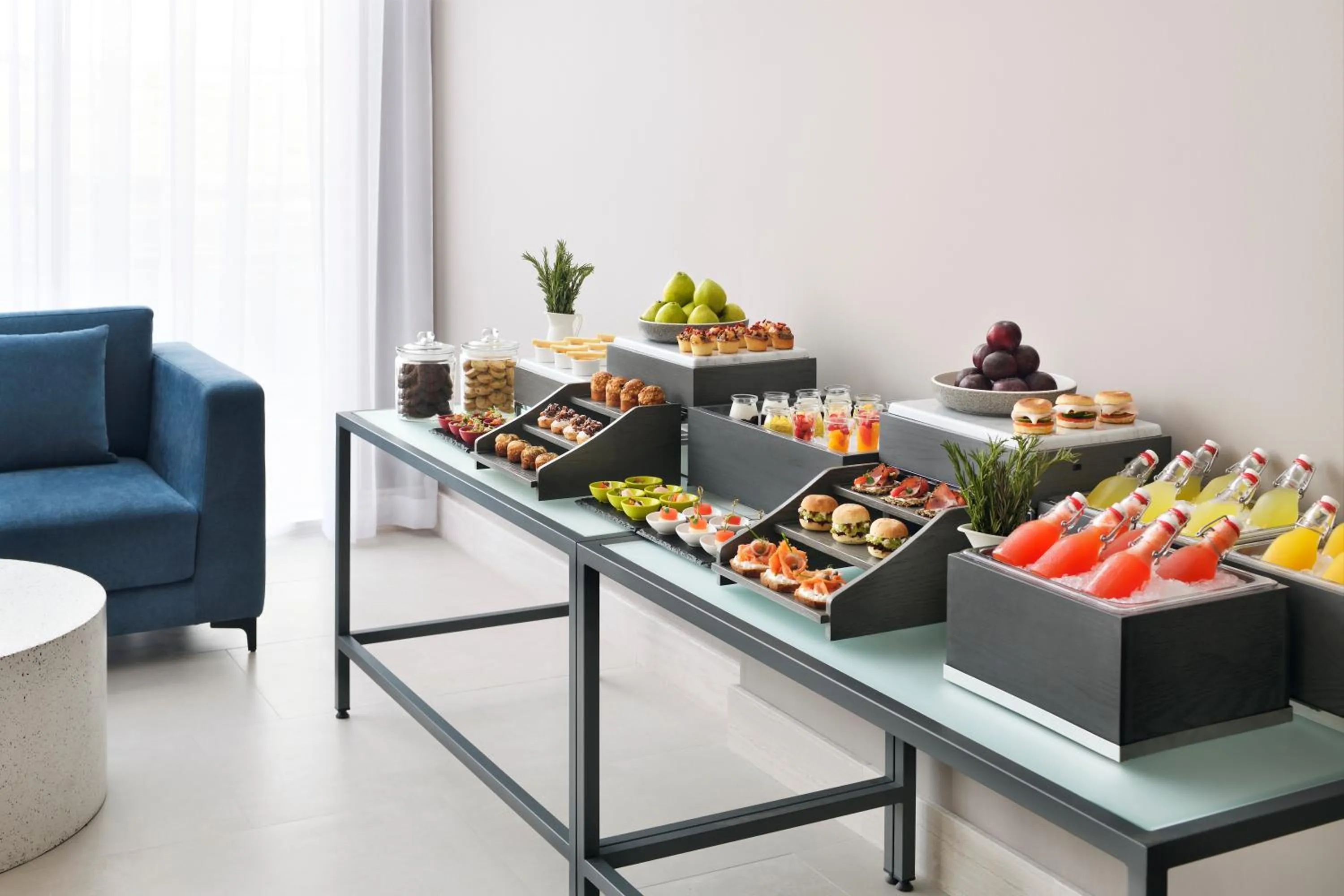 Restaurant/places to eat in Movenpick Jumeirah Village Triangle