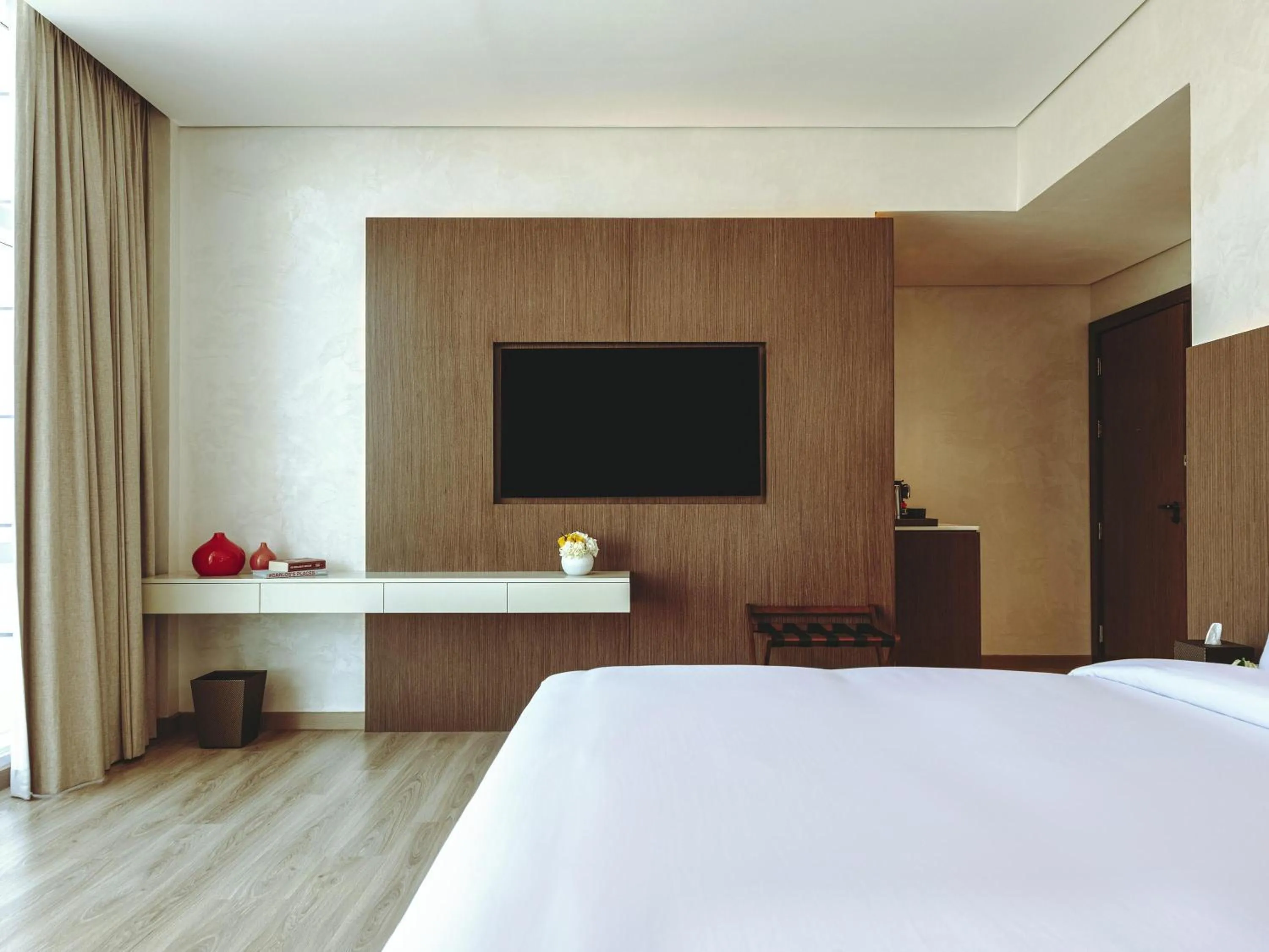 Bedroom, Bed in Movenpick Jumeirah Village Triangle