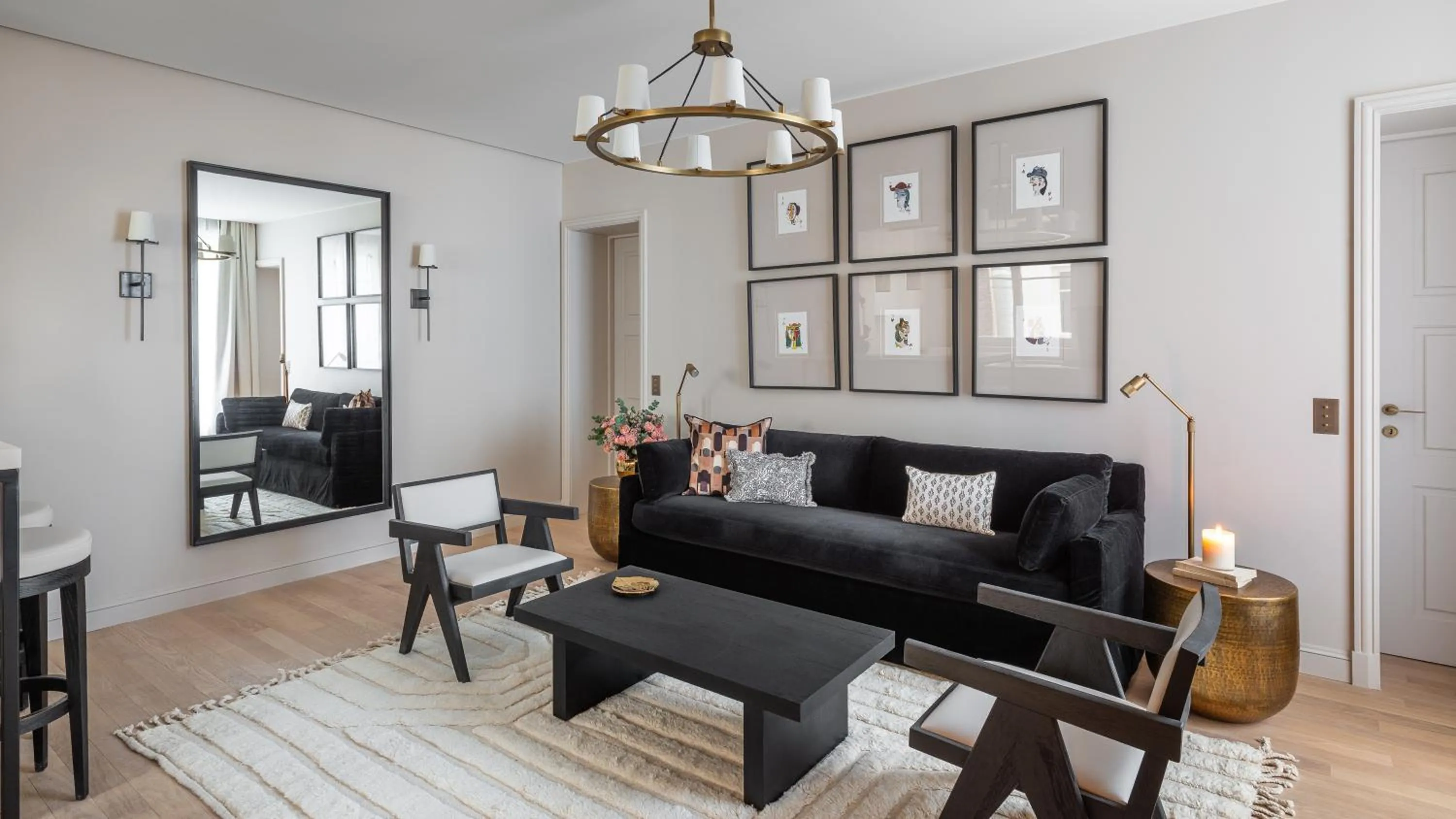 Living room in Black Door