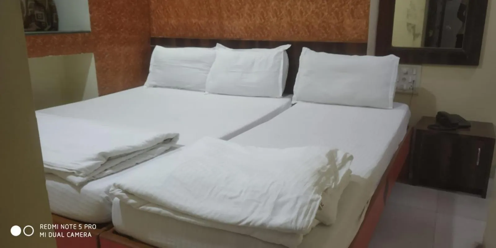 Bed in Hotel Sea View - Near Taj Hotel