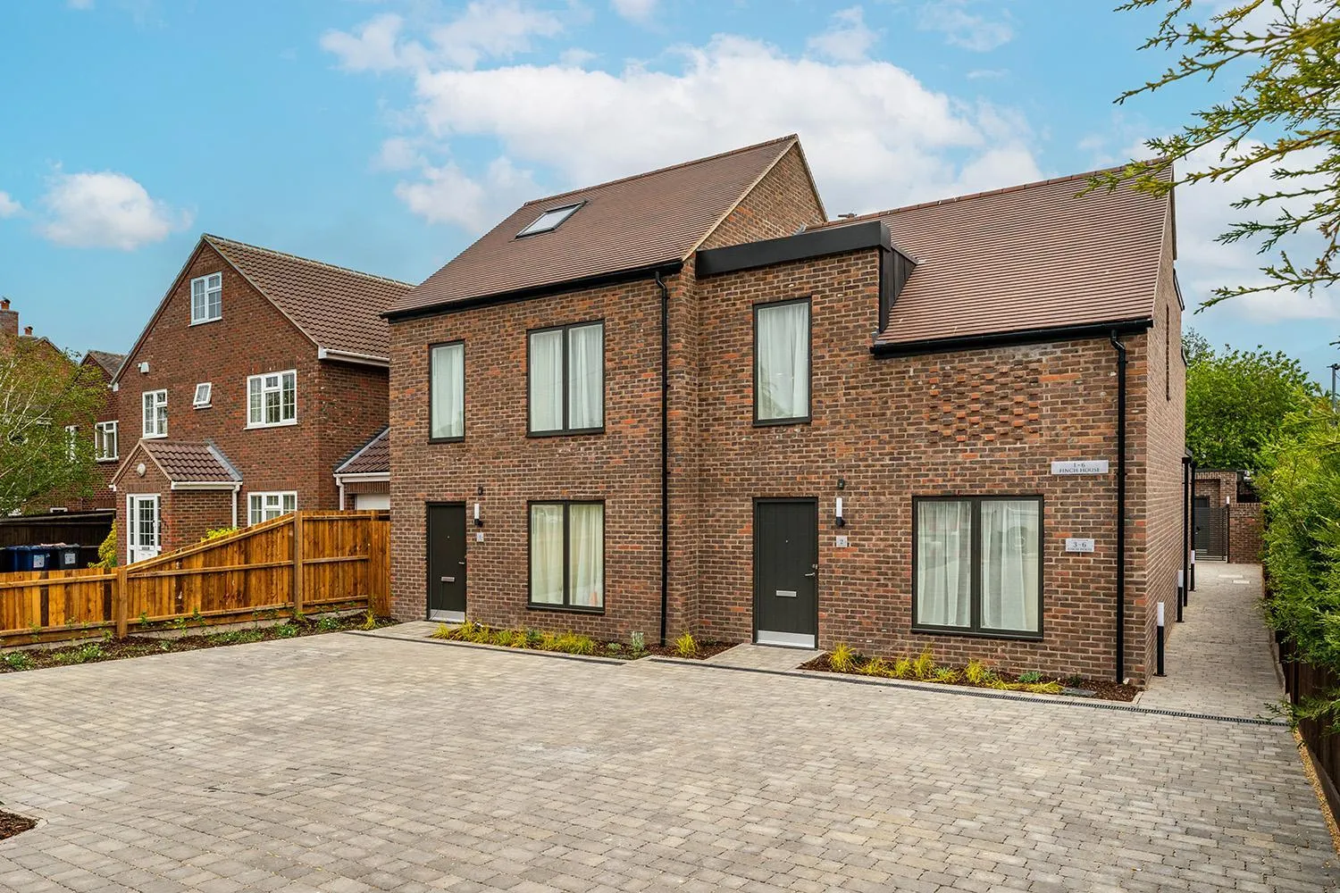 Property building in Citystay Living - Finch House