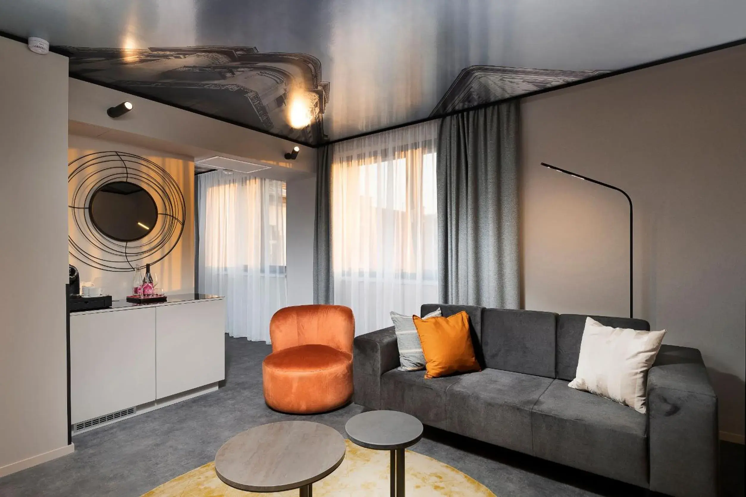 Limited Suite in Three Corners Downtown Hotel Limited Suite in Three Corners Downtown Hotel