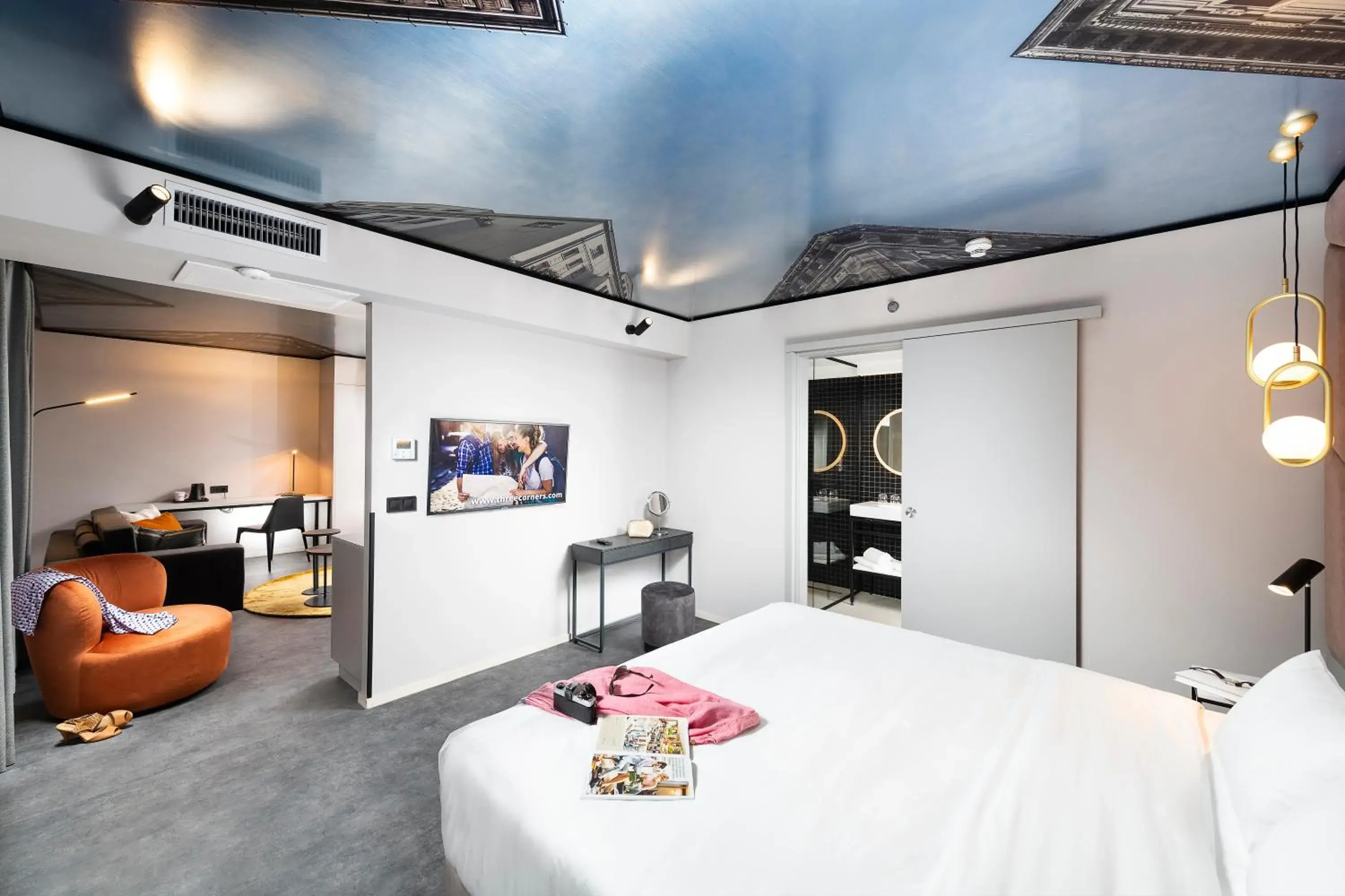 Limited Suite in Three Corners Downtown Hotel Limited Suite in Three Corners Downtown Hotel