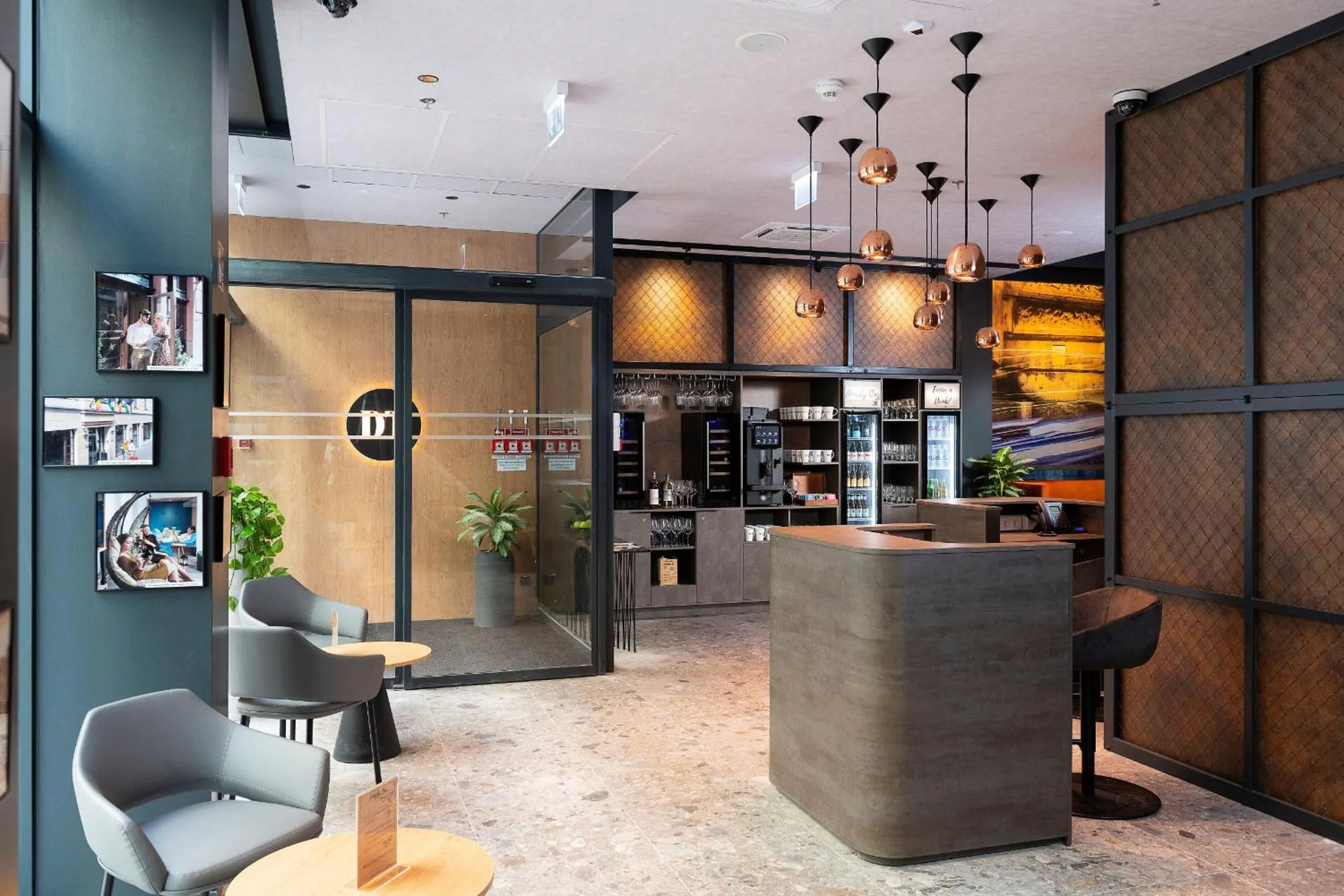 Kitchen or kitchenette in Three Corners Downtown Hotel