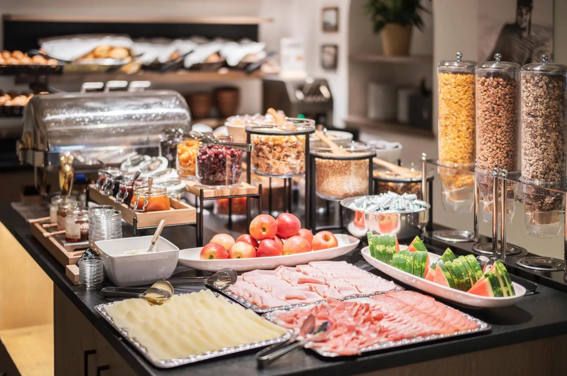 Buffet breakfast in Hotel Platz