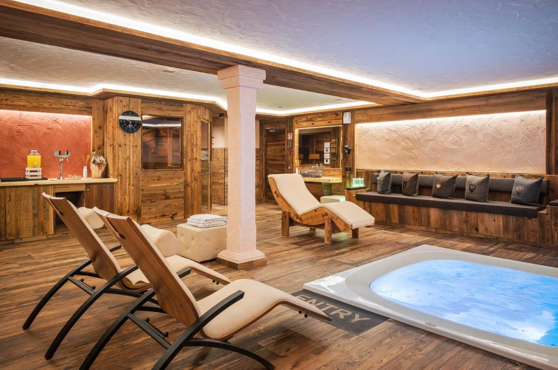 Hot Tub in Hotel Platz