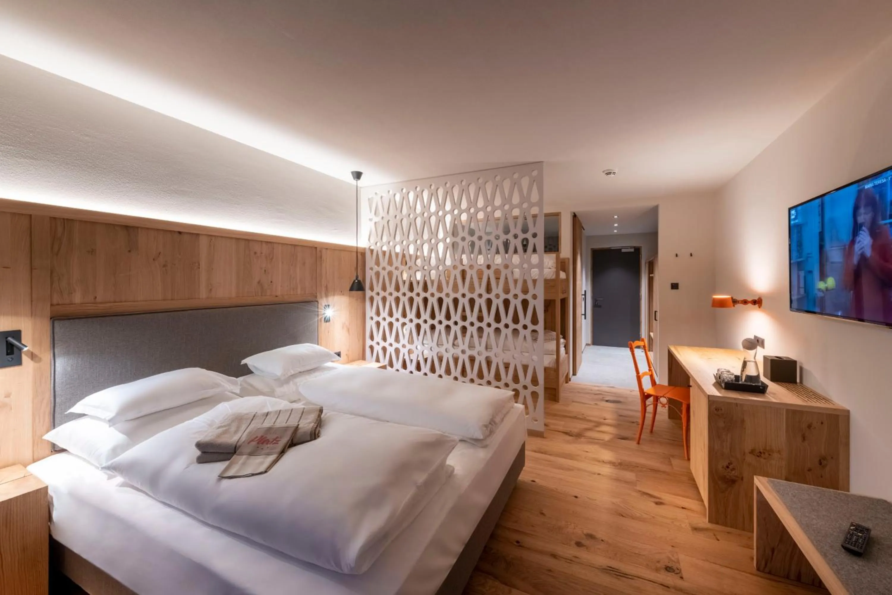 Bedroom, Bed in Hotel Platz