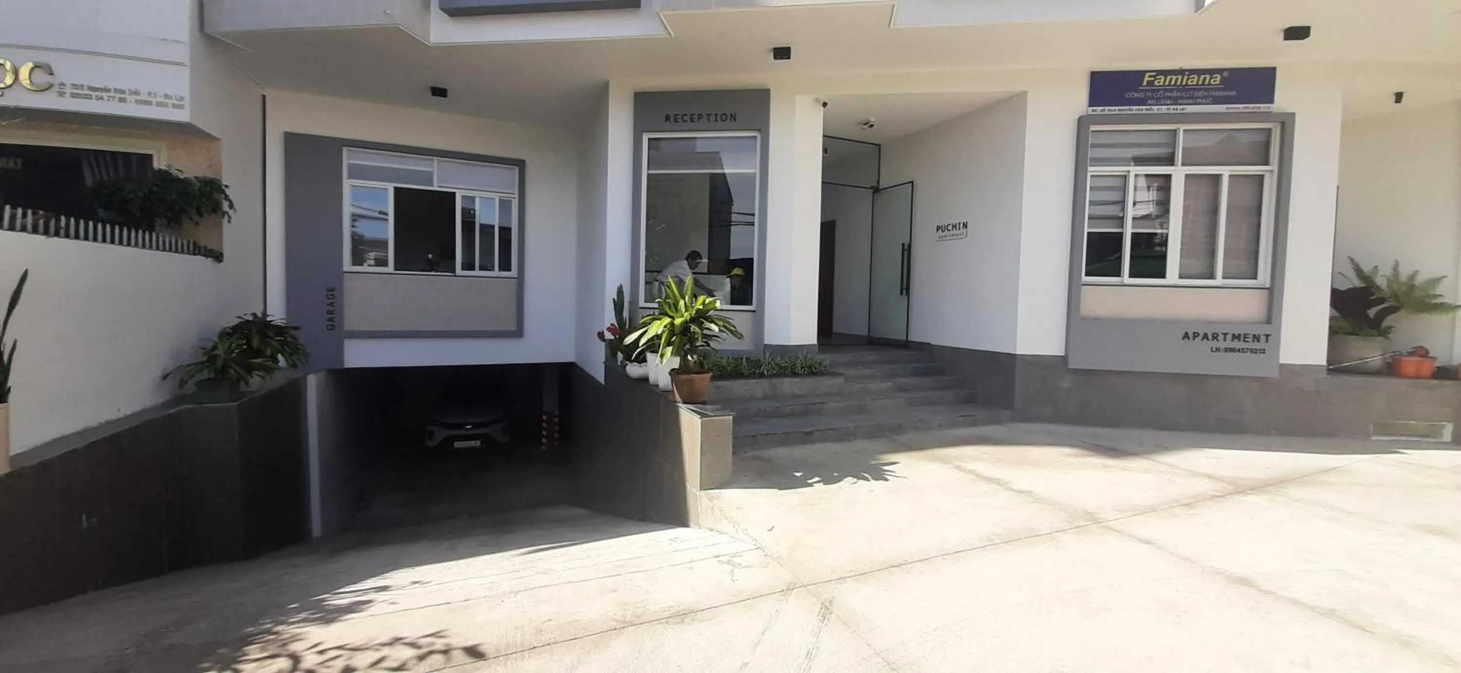 Lobby or reception in OYO 1161 Puchin Hotel And Apartment