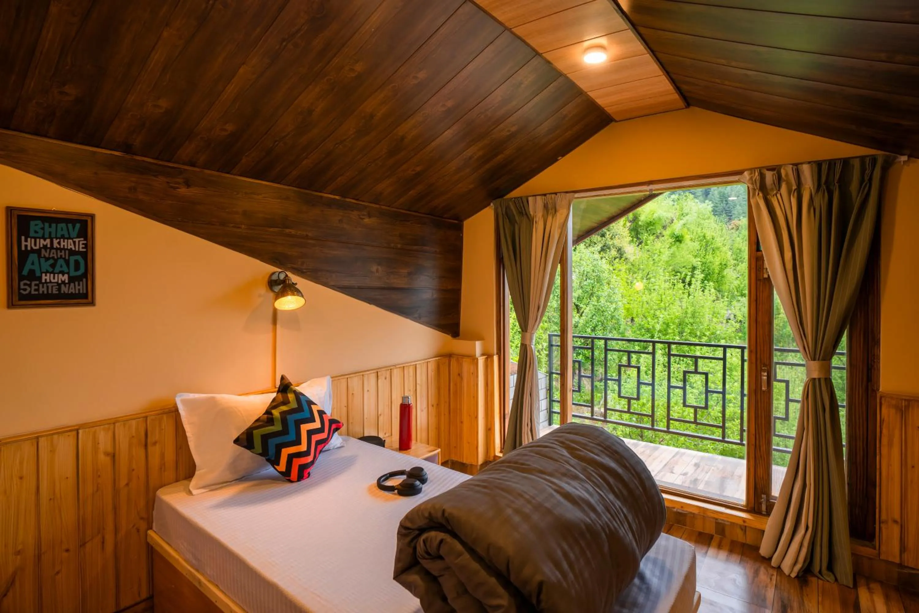 Bed in Zostel Manali, Vashisht