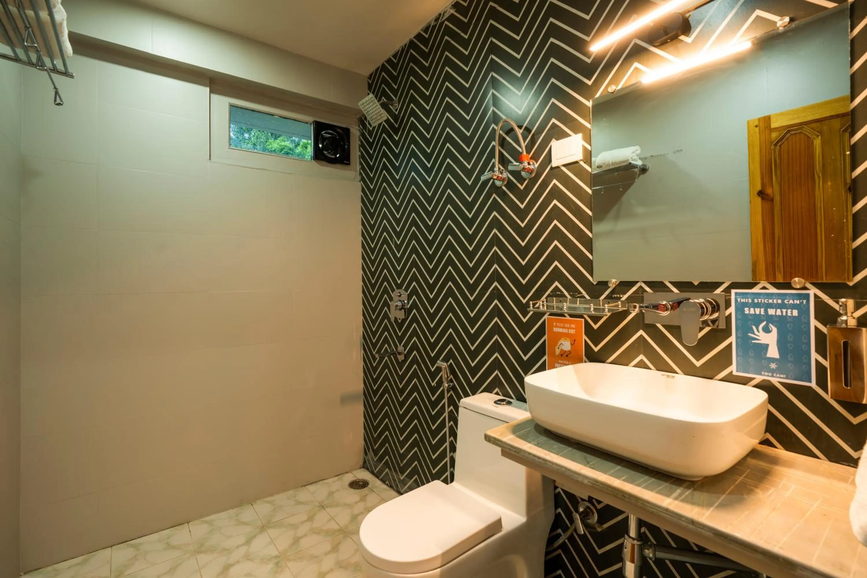 Bathroom in Zostel Manali, Vashisht