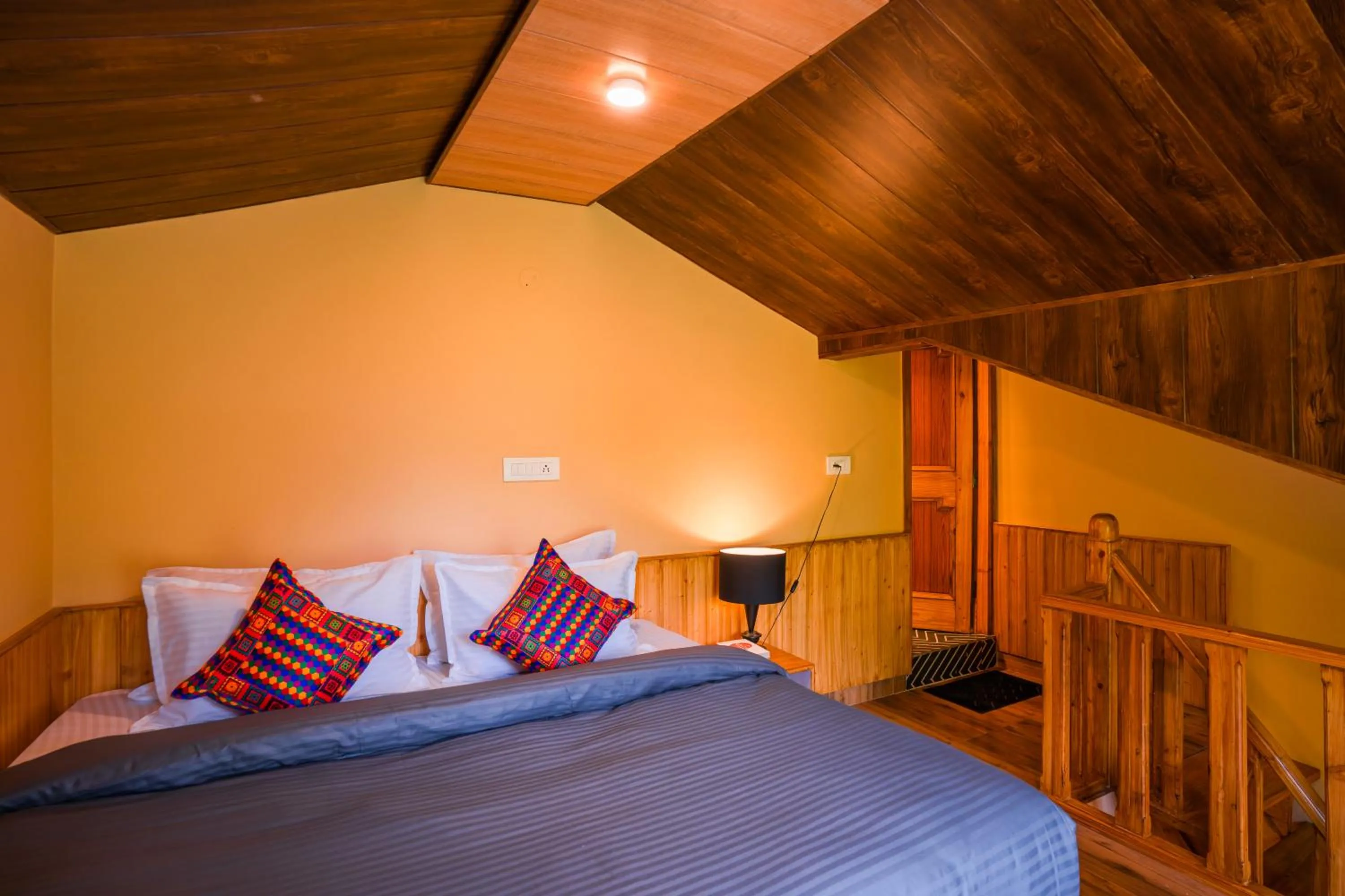 Bed in Zostel Manali, Vashisht