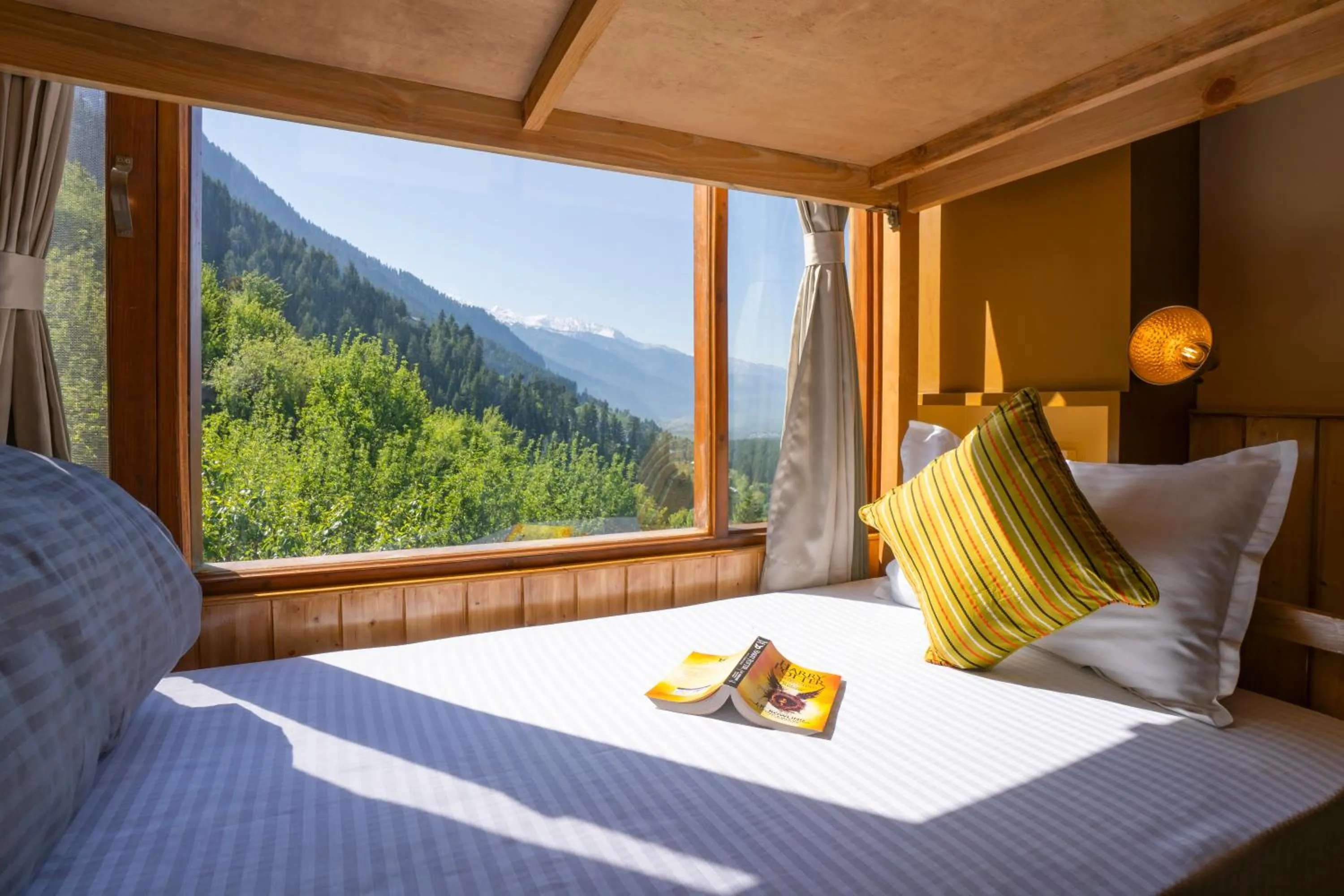Mountain view, Bed in Zostel Manali, Vashisht