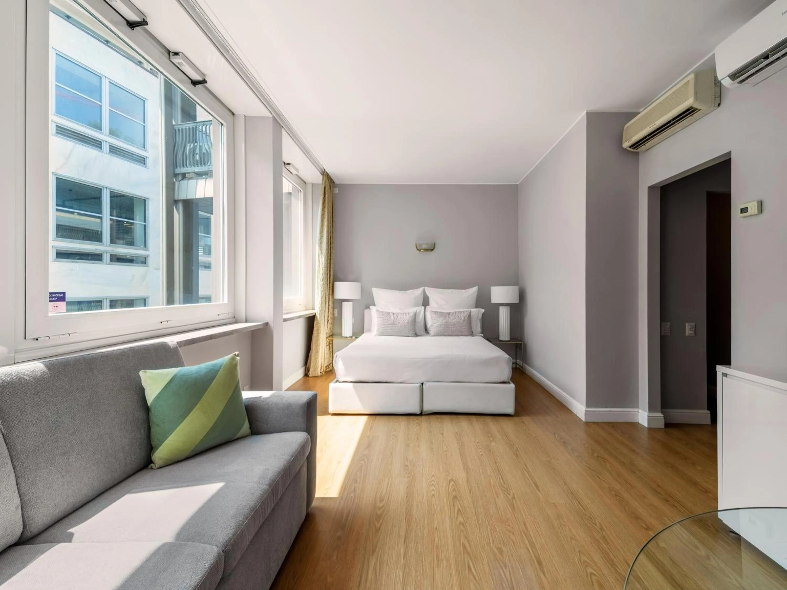 Photo of the whole room, Bed in Milan Adore